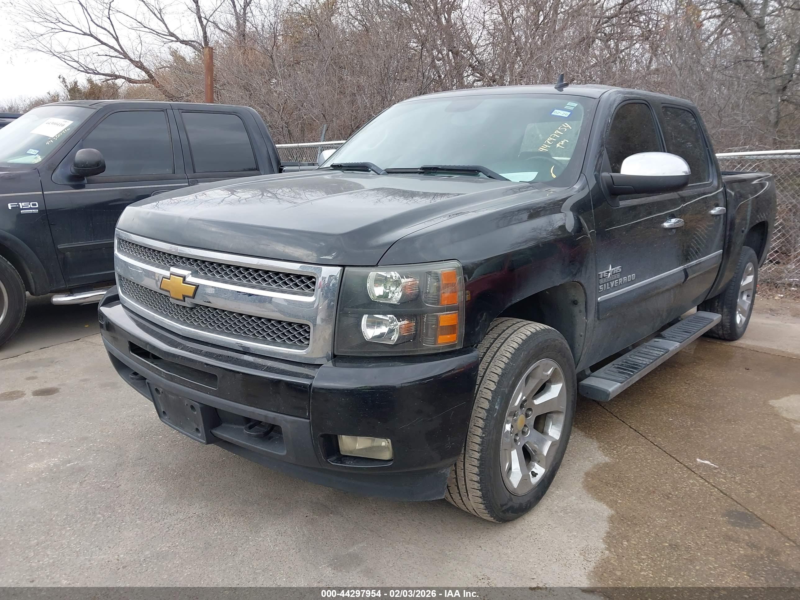 CHEVROLET SILVERADO image 2