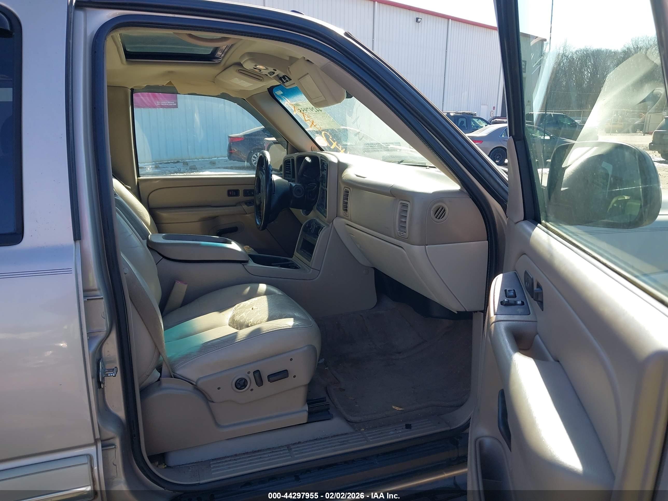 CHEVROLET TAHOE image 5