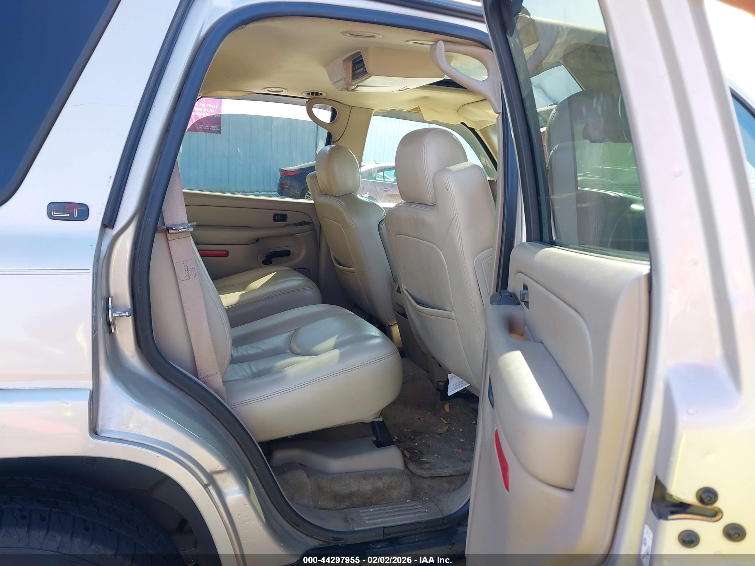 CHEVROLET TAHOE image 8