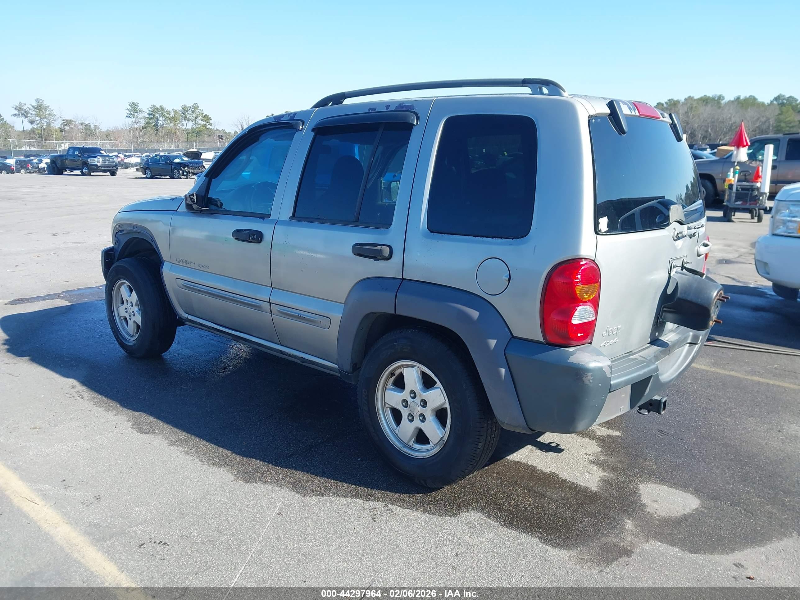 JEEP LIBERTY image 3