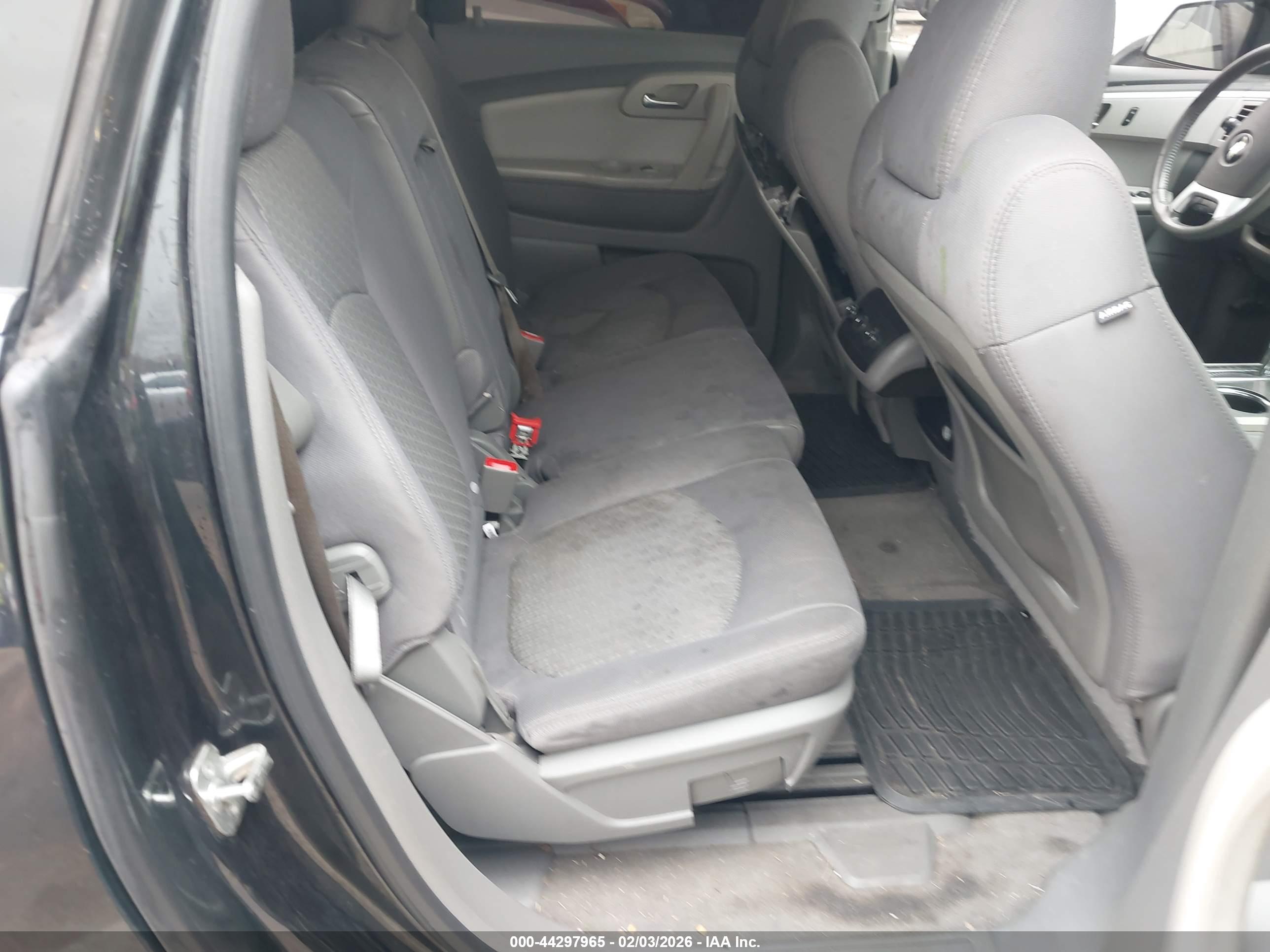 CHEVROLET TRAVERSE image 8