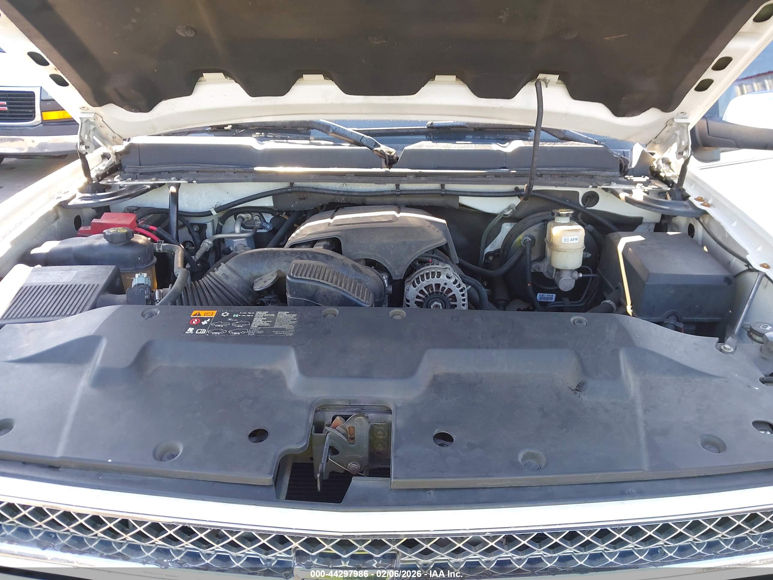CHEVROLET SILVERADO image 10