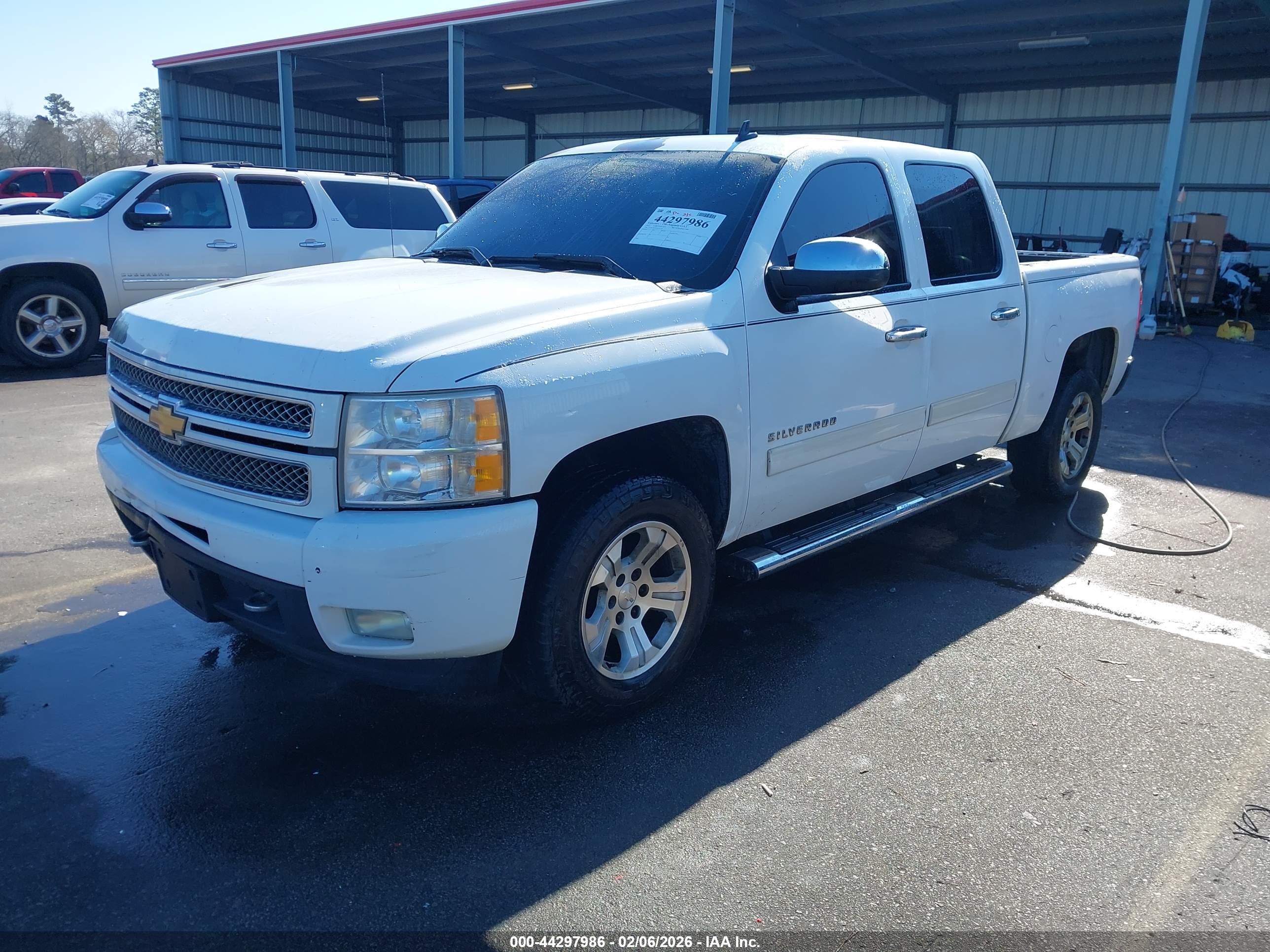 CHEVROLET SILVERADO image 2