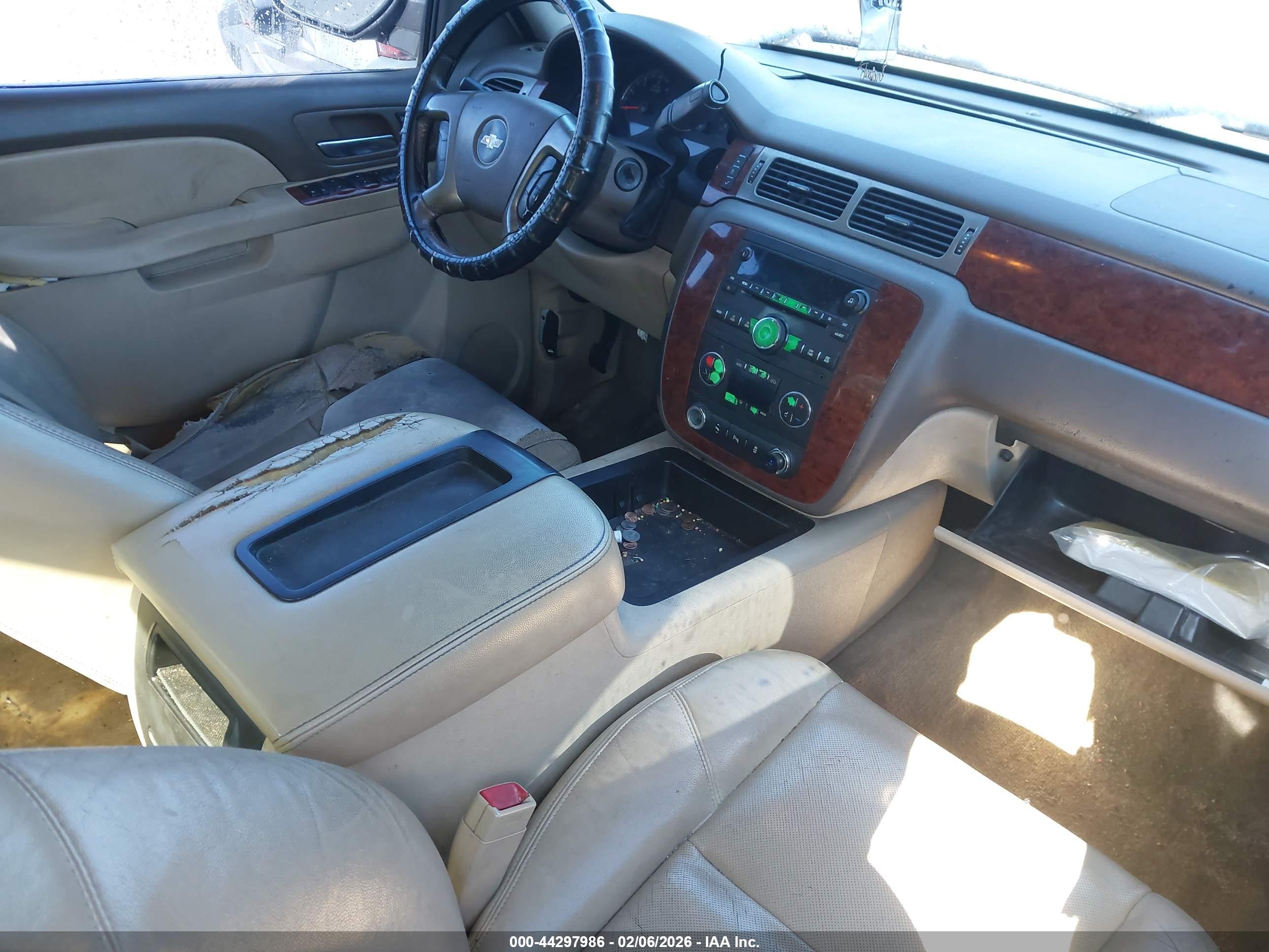 CHEVROLET SILVERADO image 5