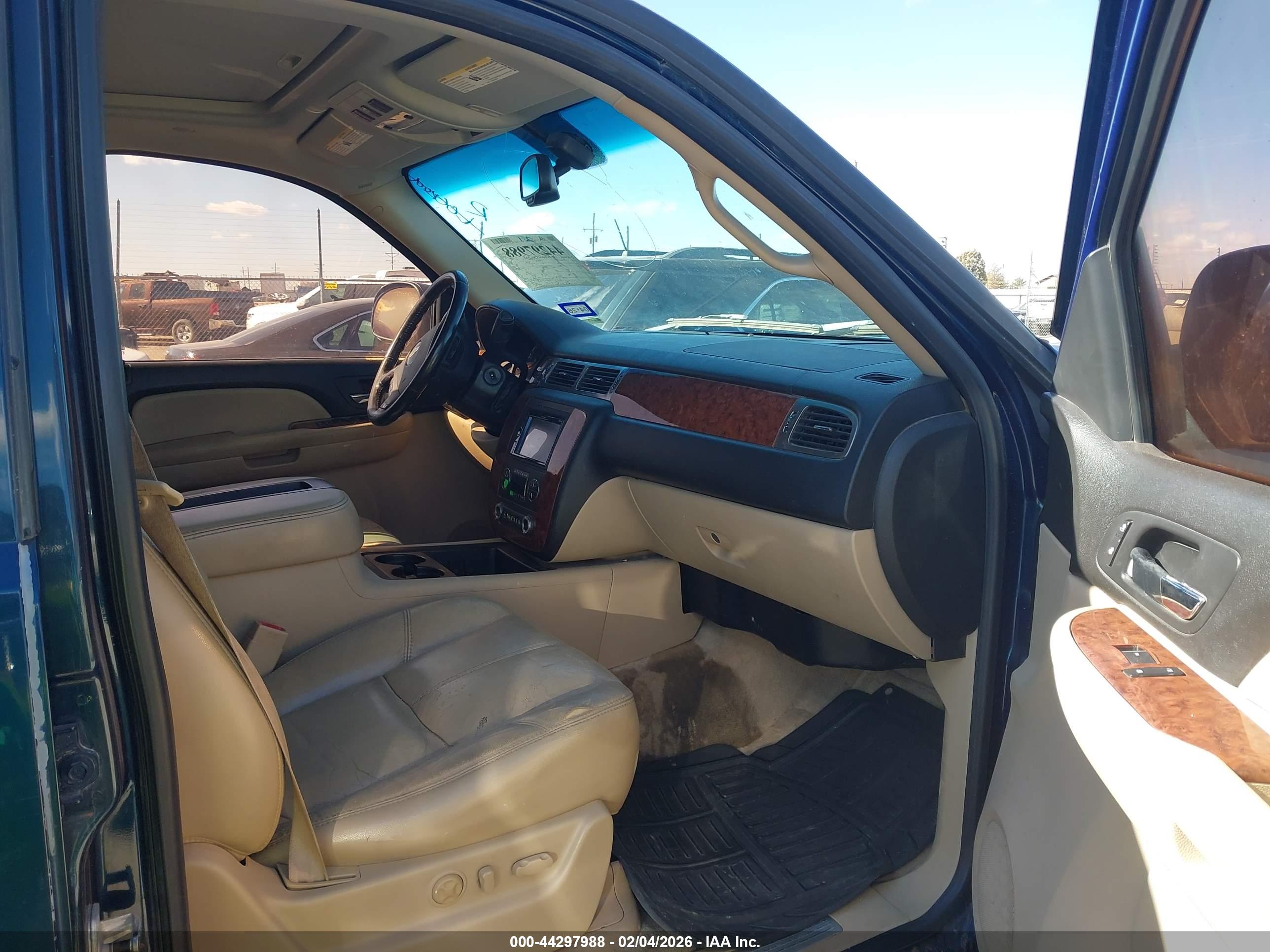 CHEVROLET TAHOE image 5