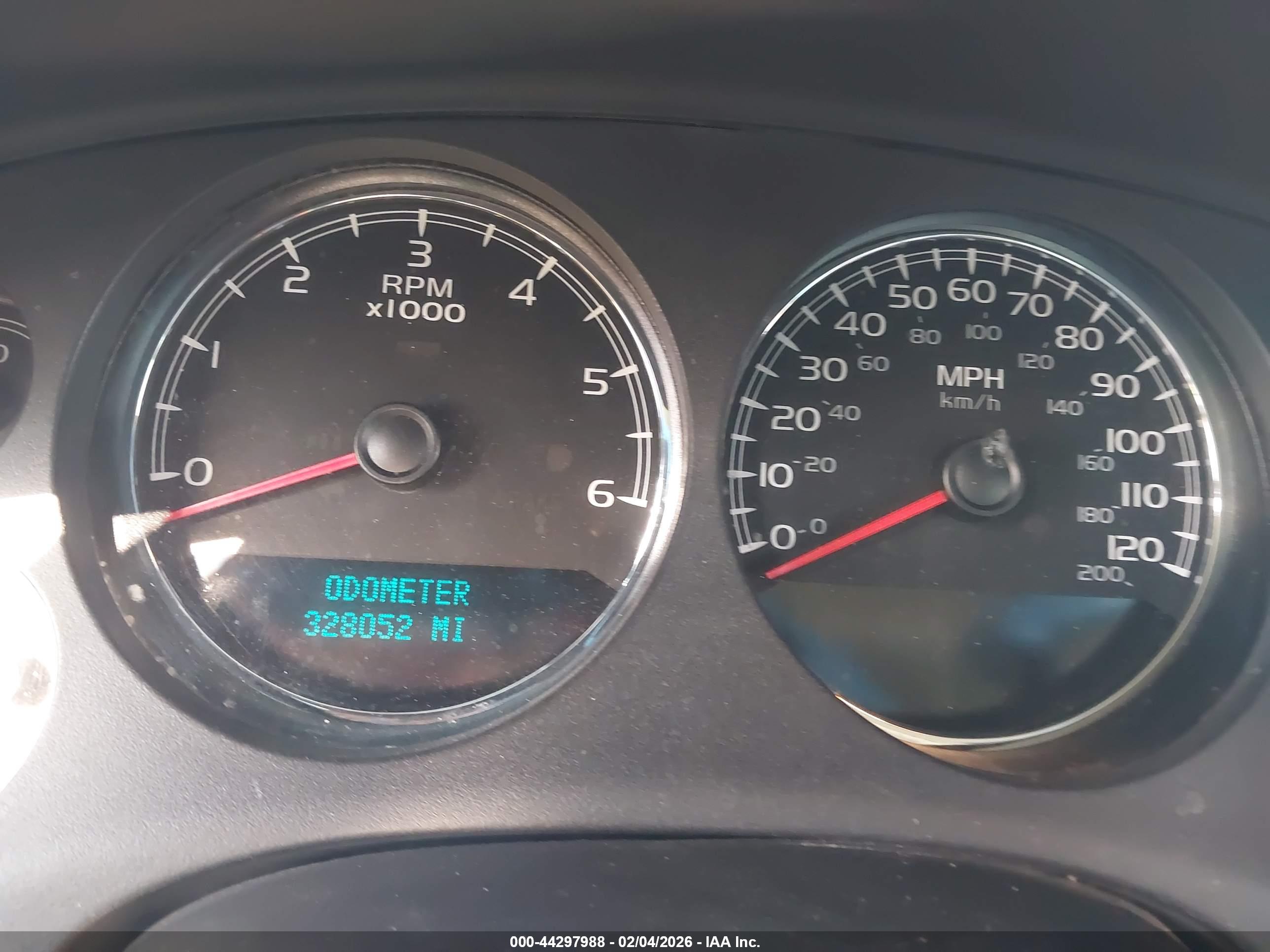 CHEVROLET TAHOE image 7