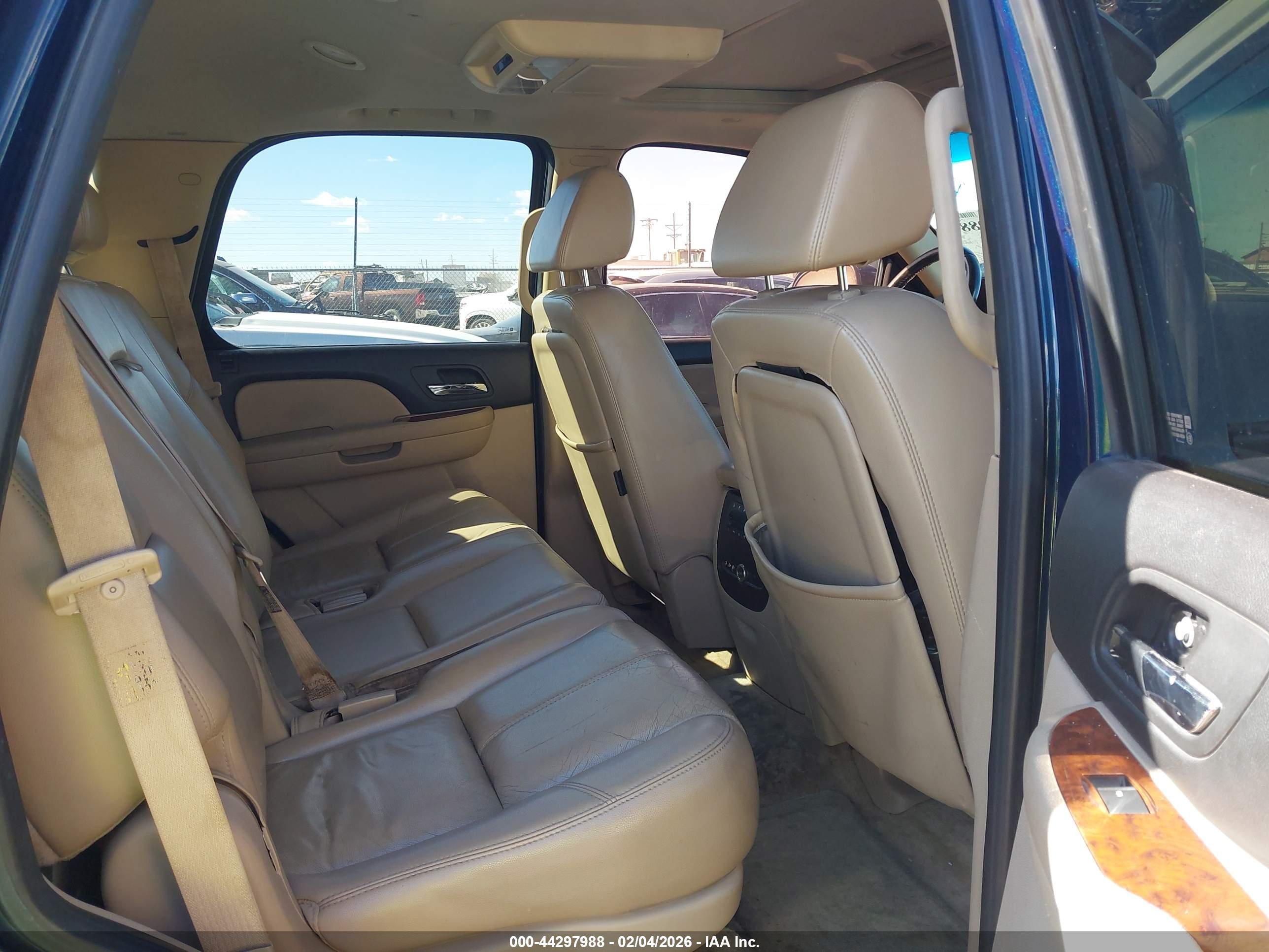 CHEVROLET TAHOE image 8