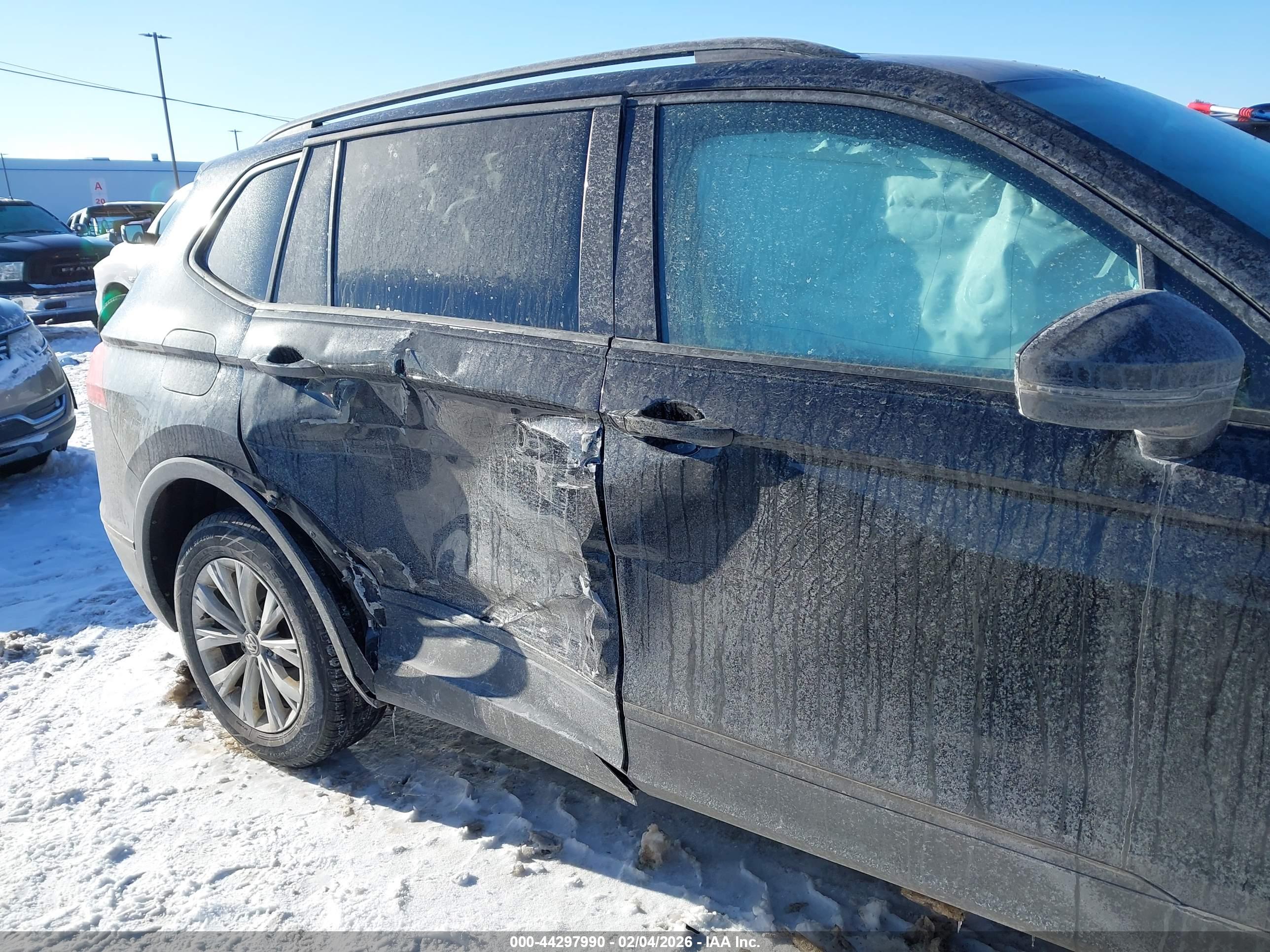 VOLKSWAGEN TIGUAN image 6