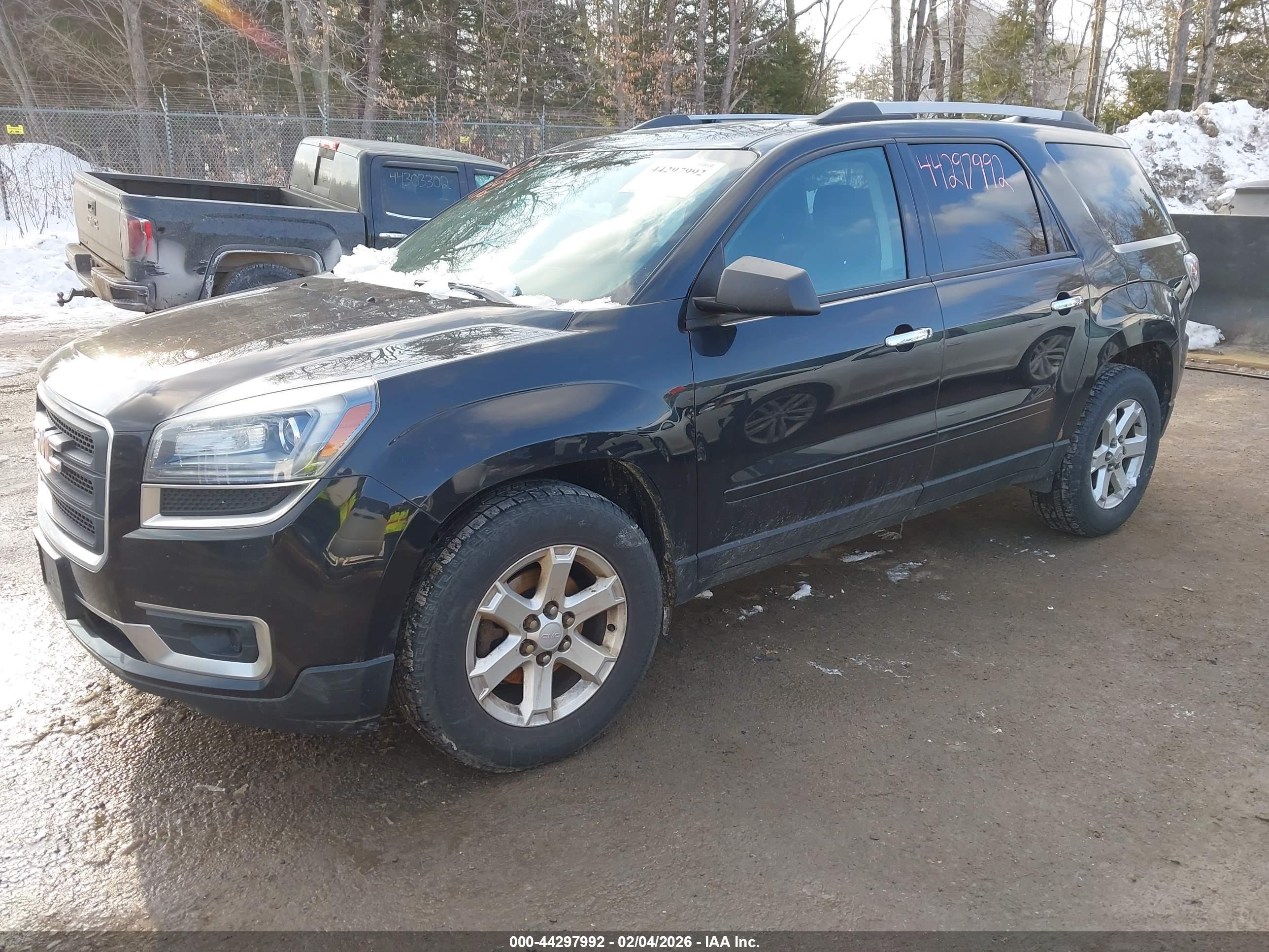 GMC ACADIA image 2