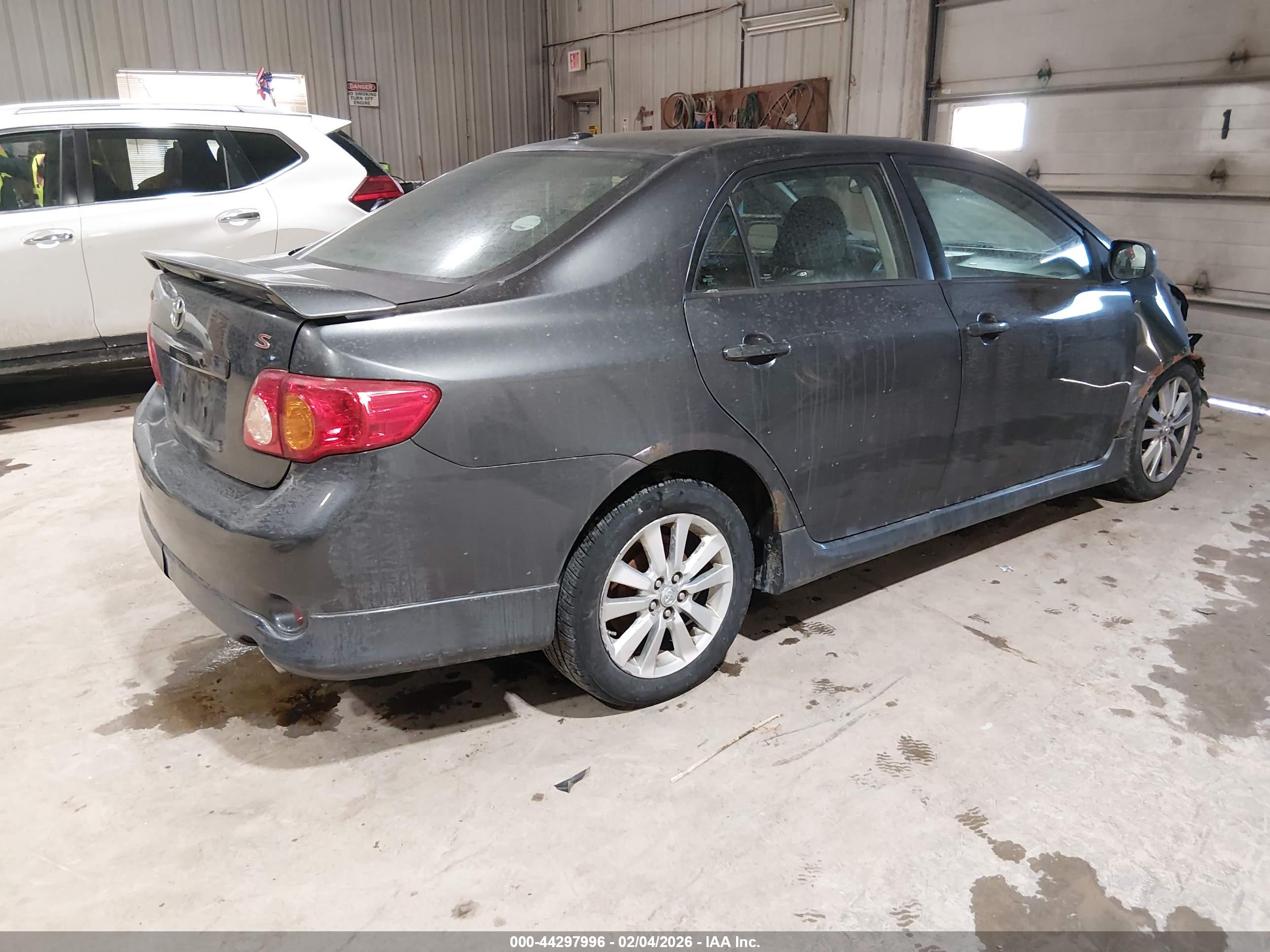 TOYOTA COROLLA image 4