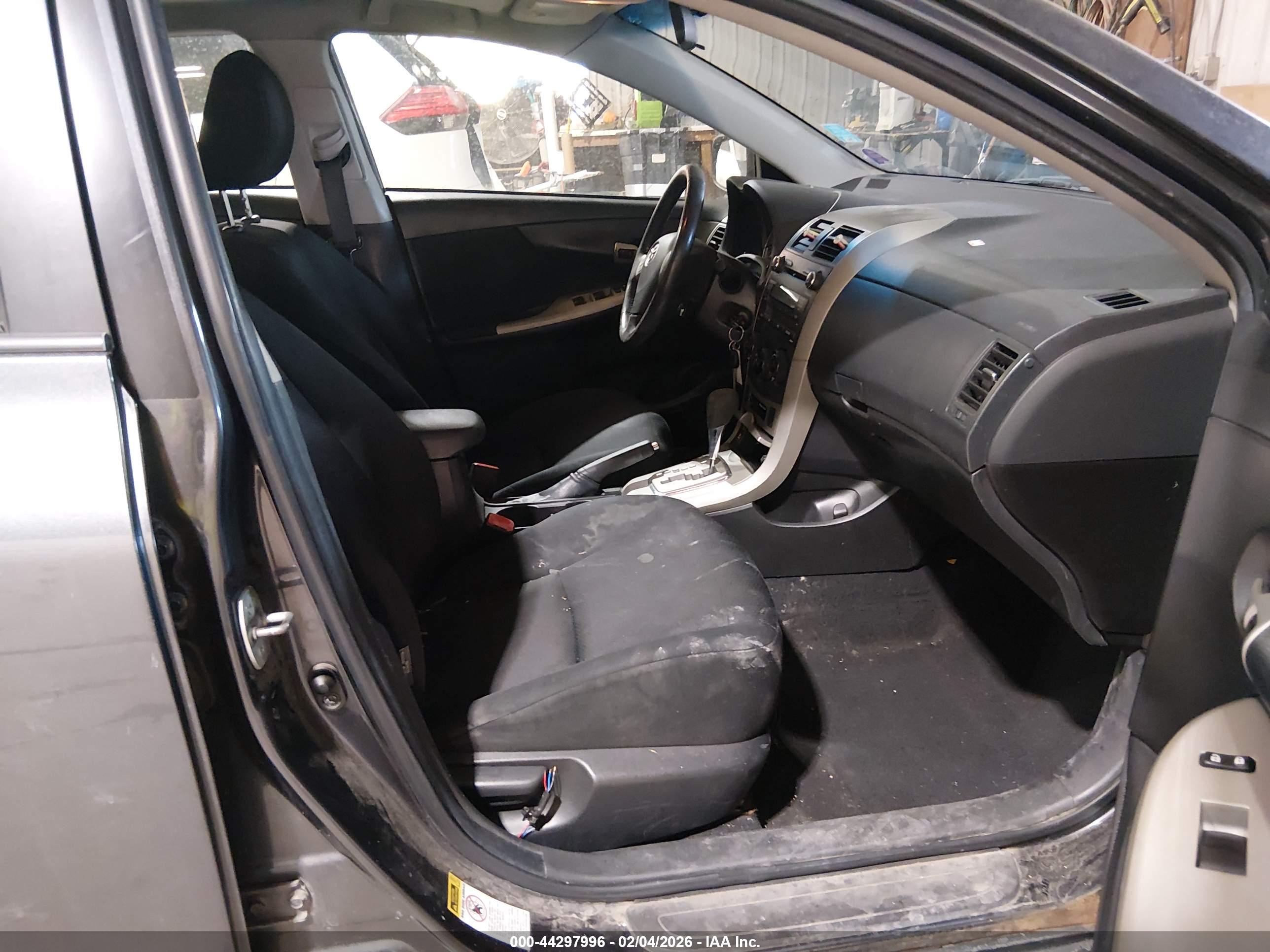 TOYOTA COROLLA image 5