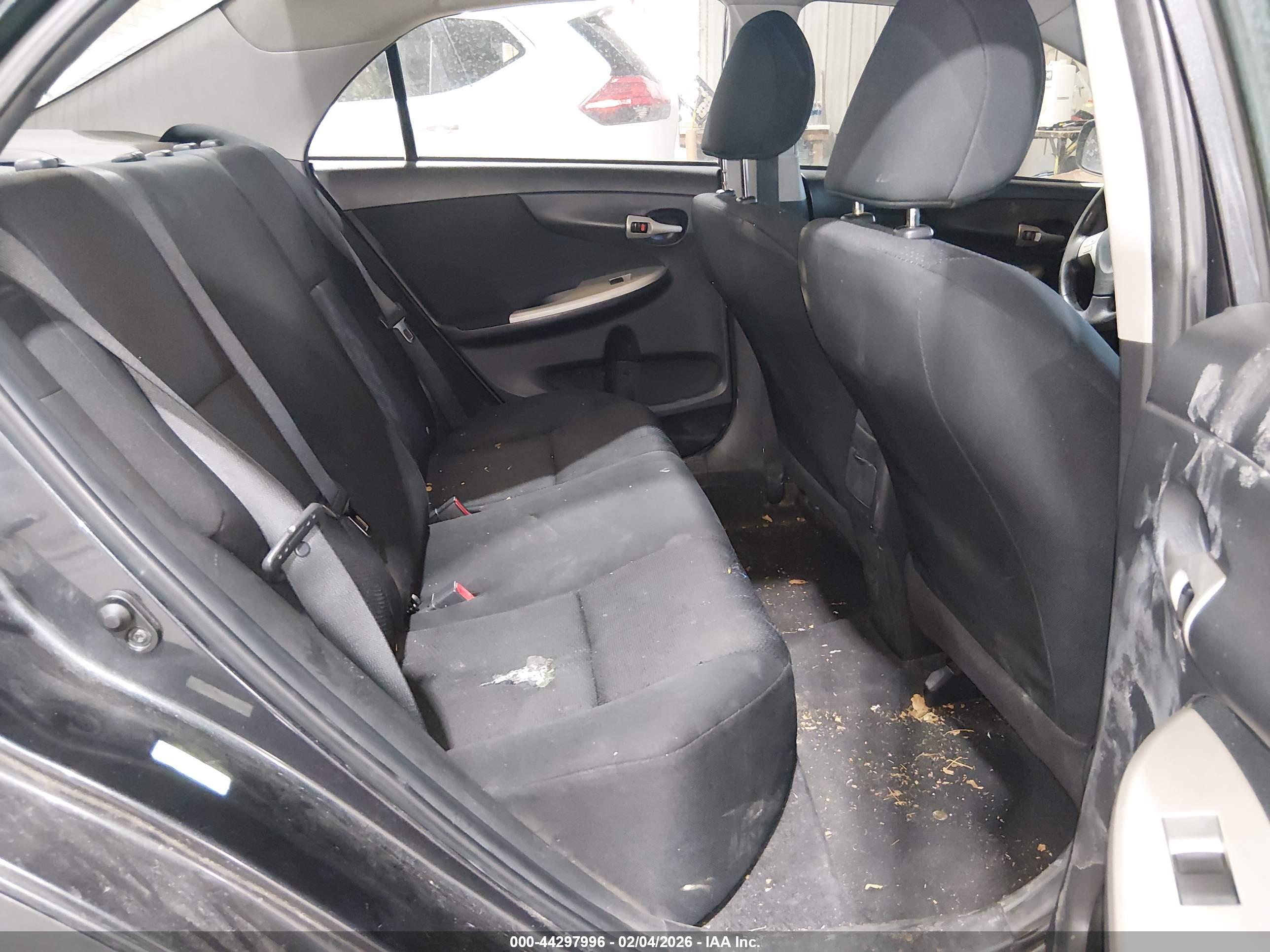 TOYOTA COROLLA image 8