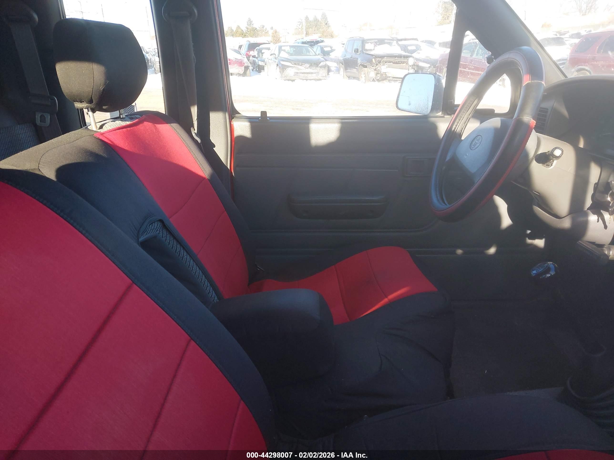 TOYOTA PICKUP image 5