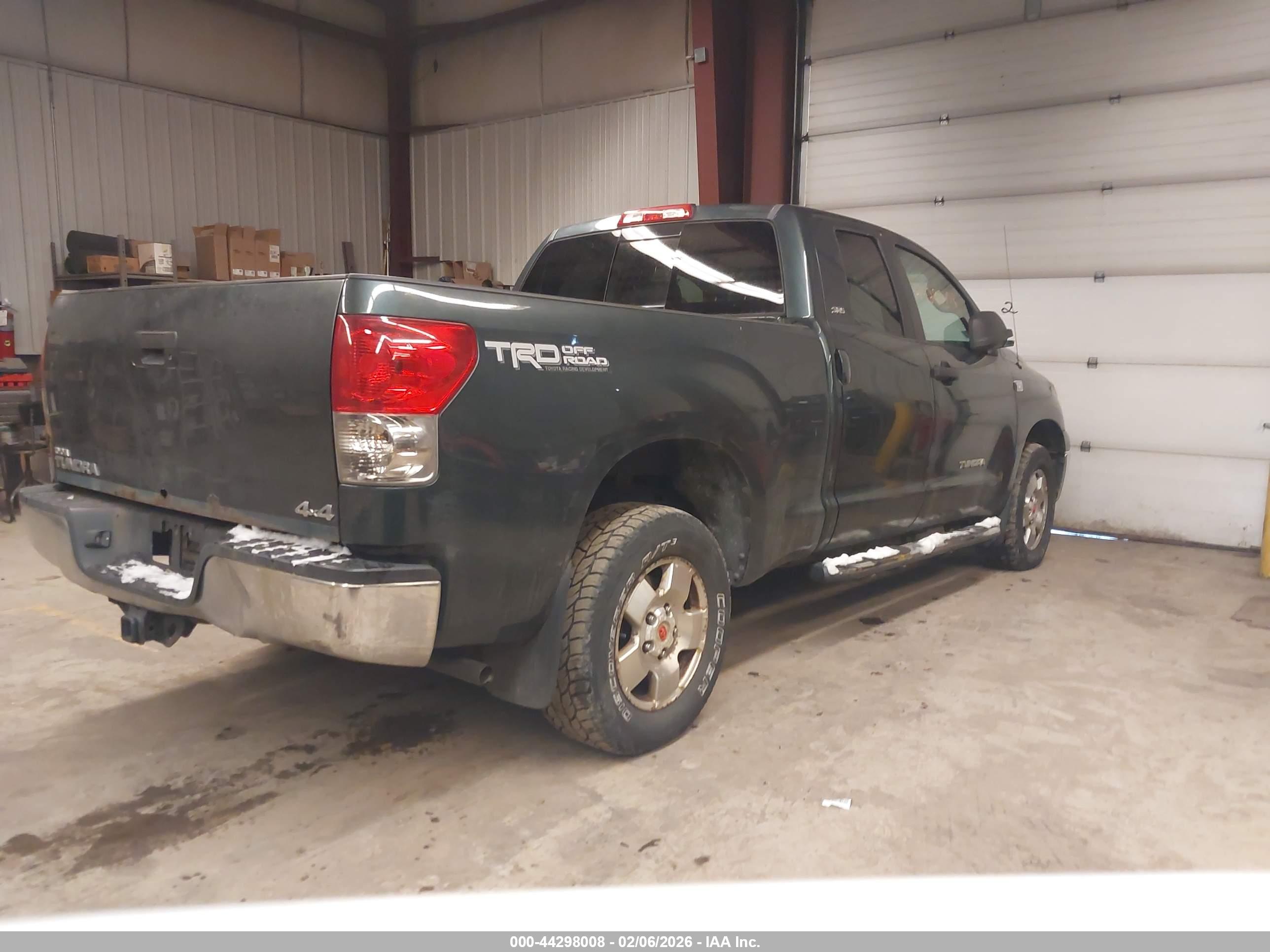 TOYOTA TUNDRA image 4