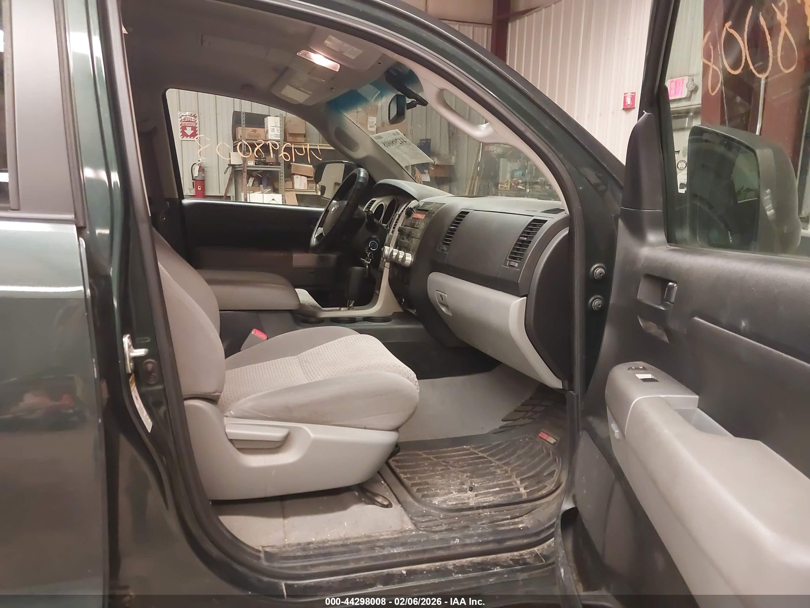TOYOTA TUNDRA image 5