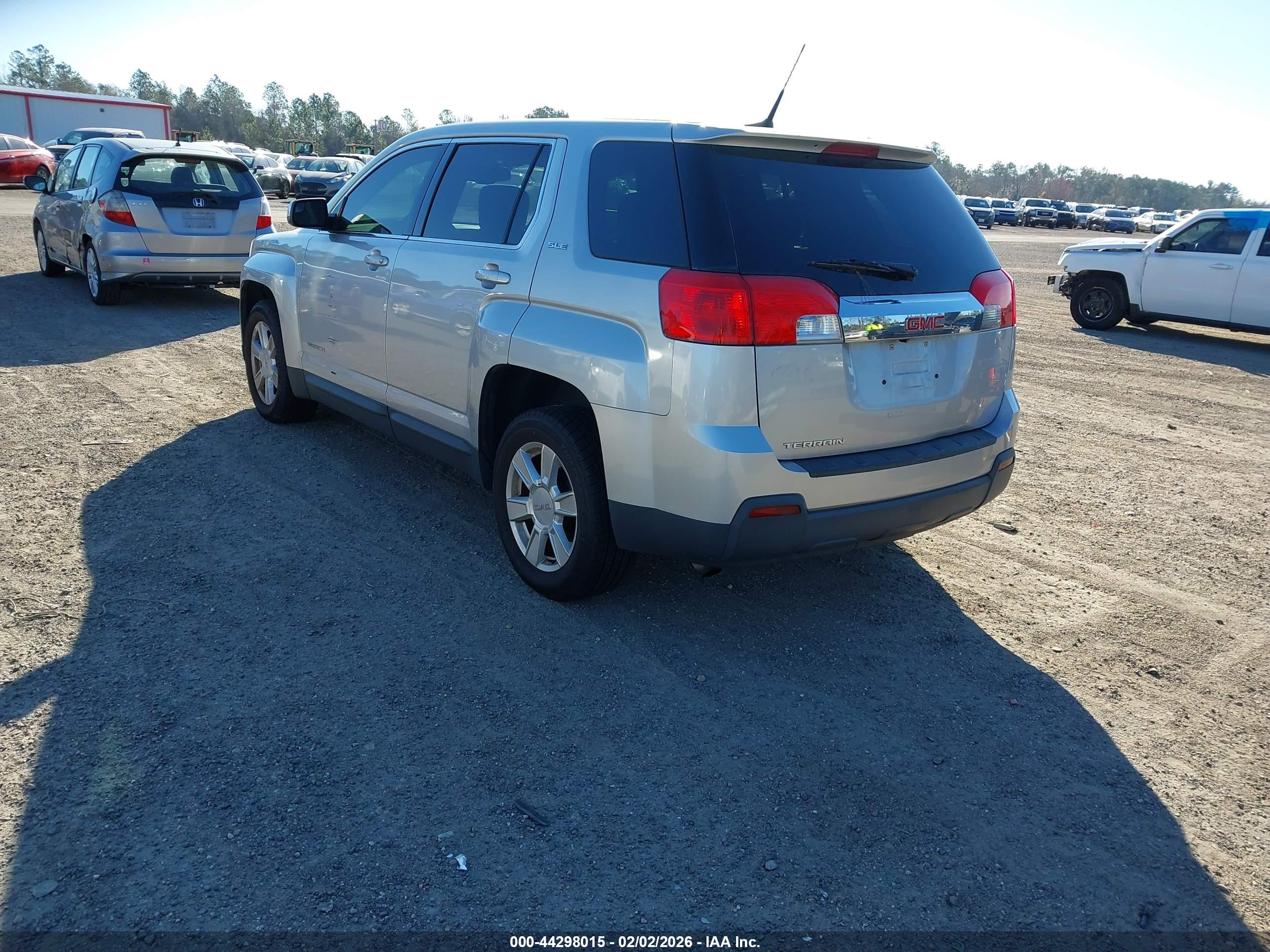 GMC TERRAIN image 3