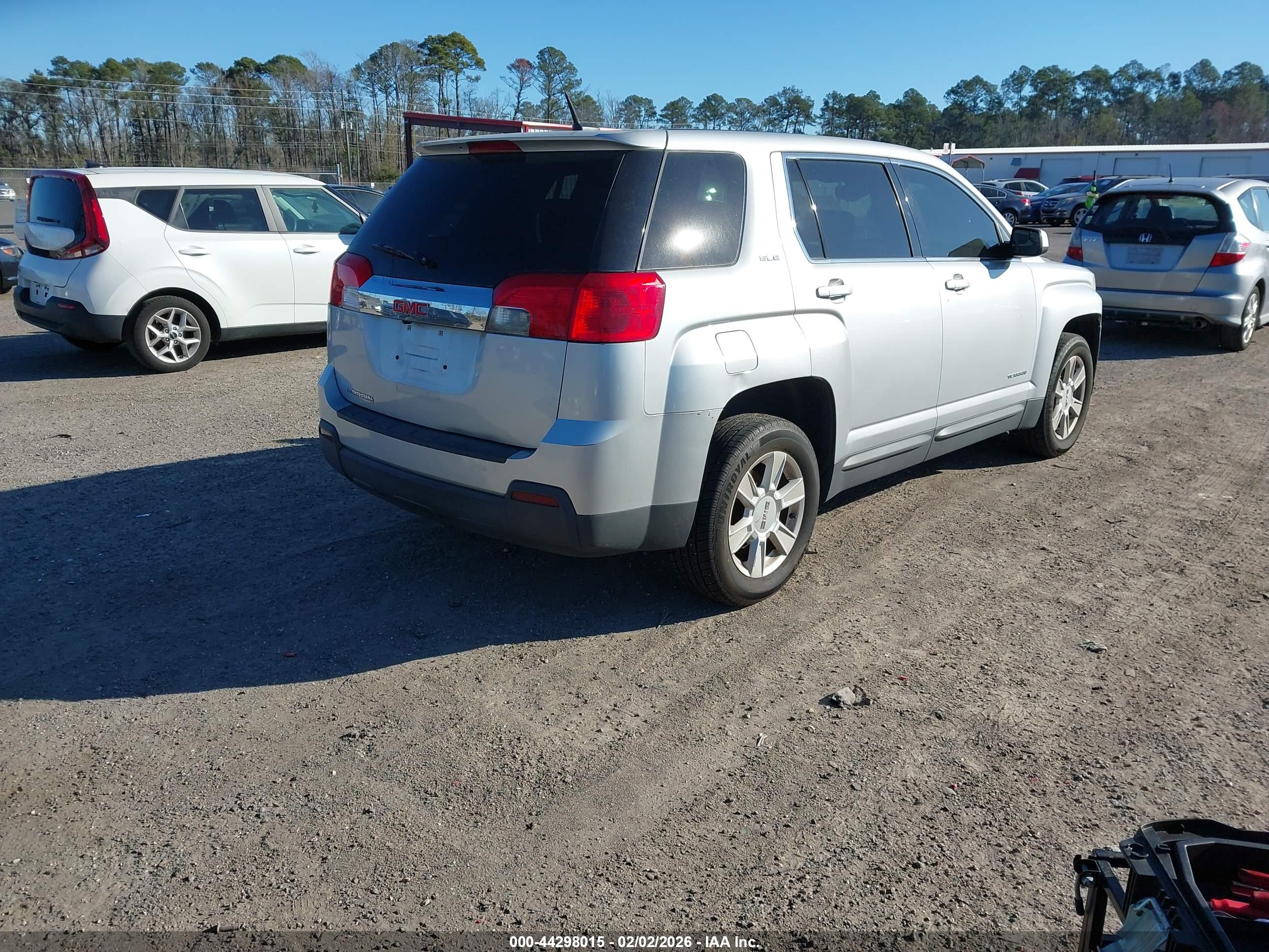GMC TERRAIN image 4