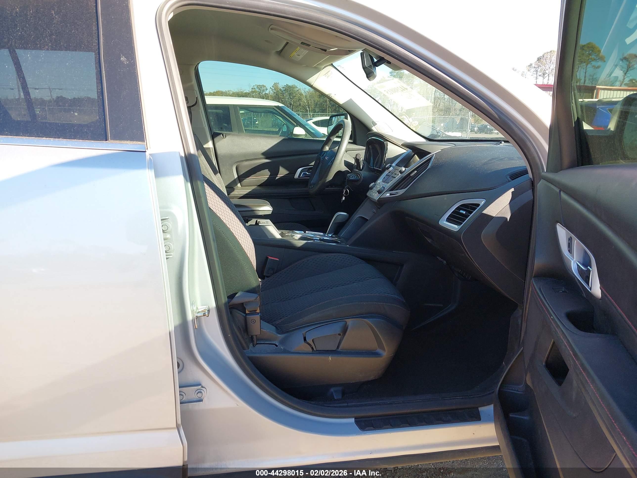 GMC TERRAIN image 5