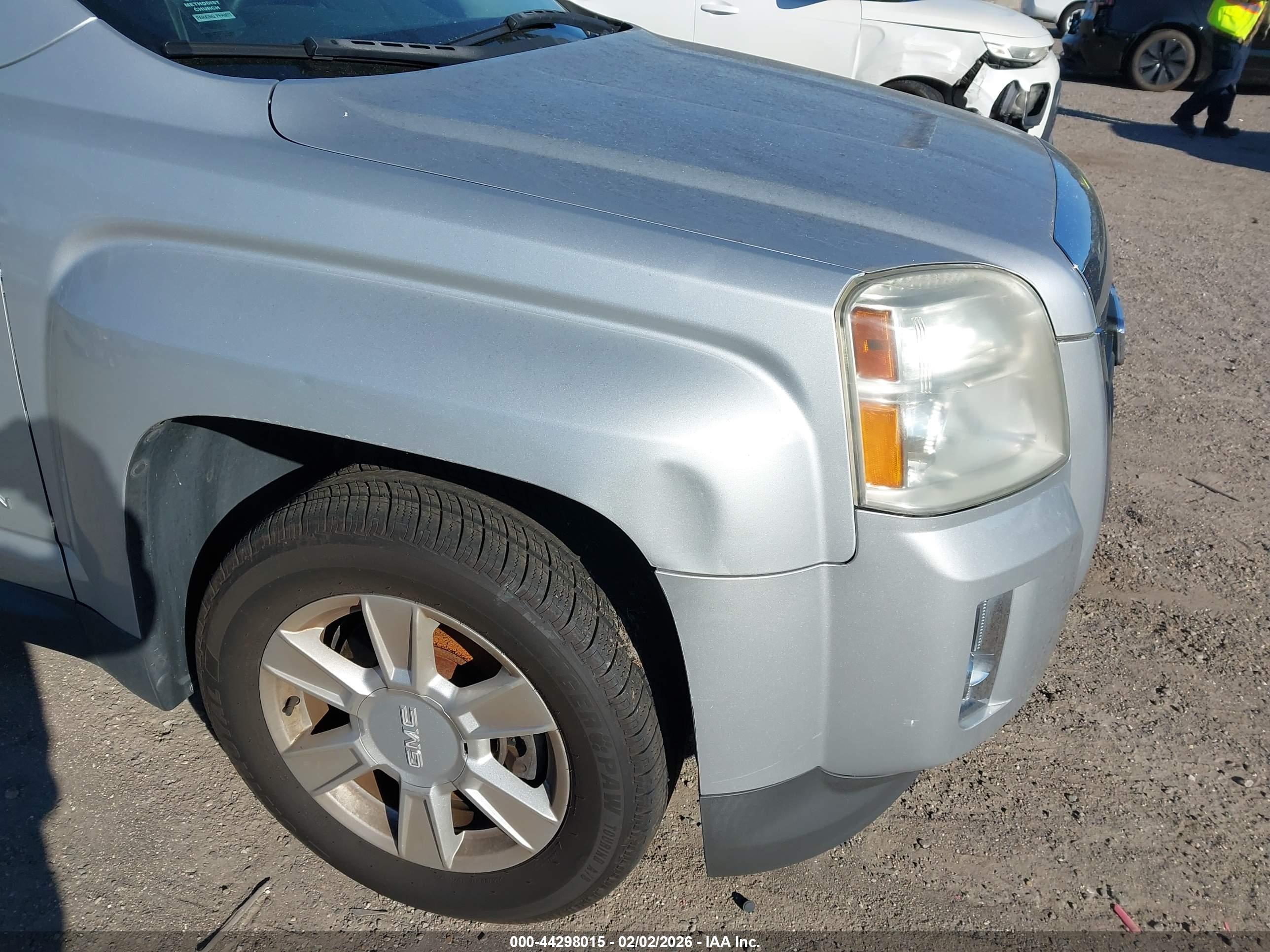 GMC TERRAIN image 6