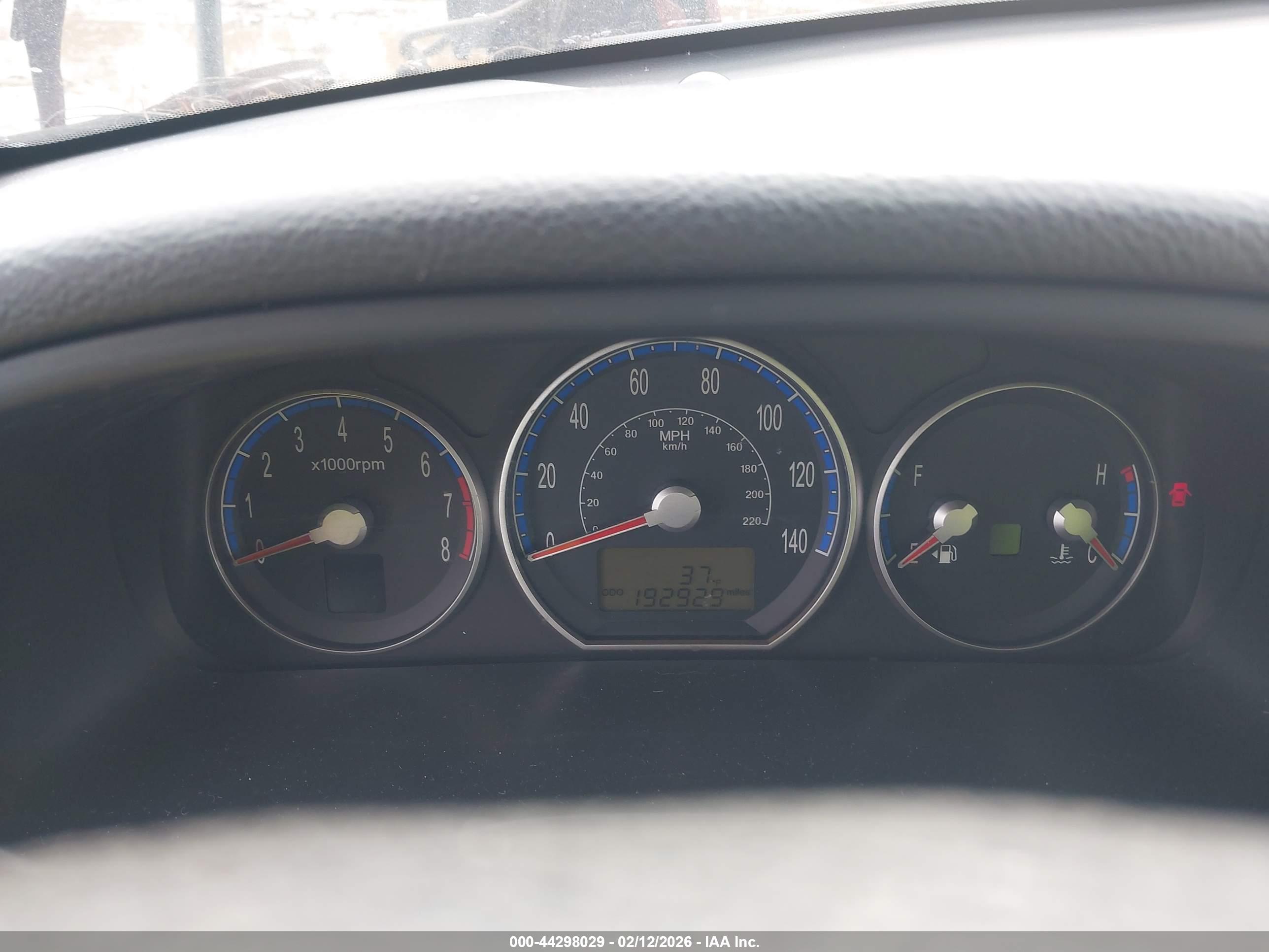HYUNDAI SANTA image 7