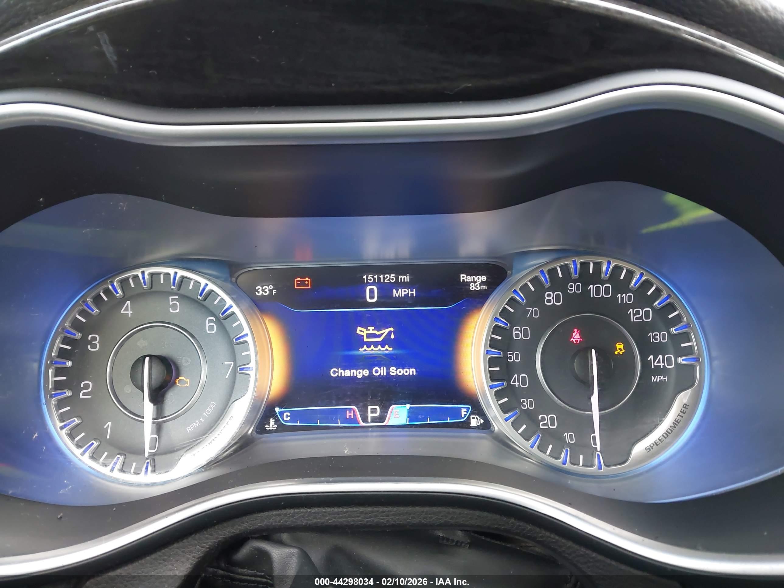 CHRYSLER 200 image 7