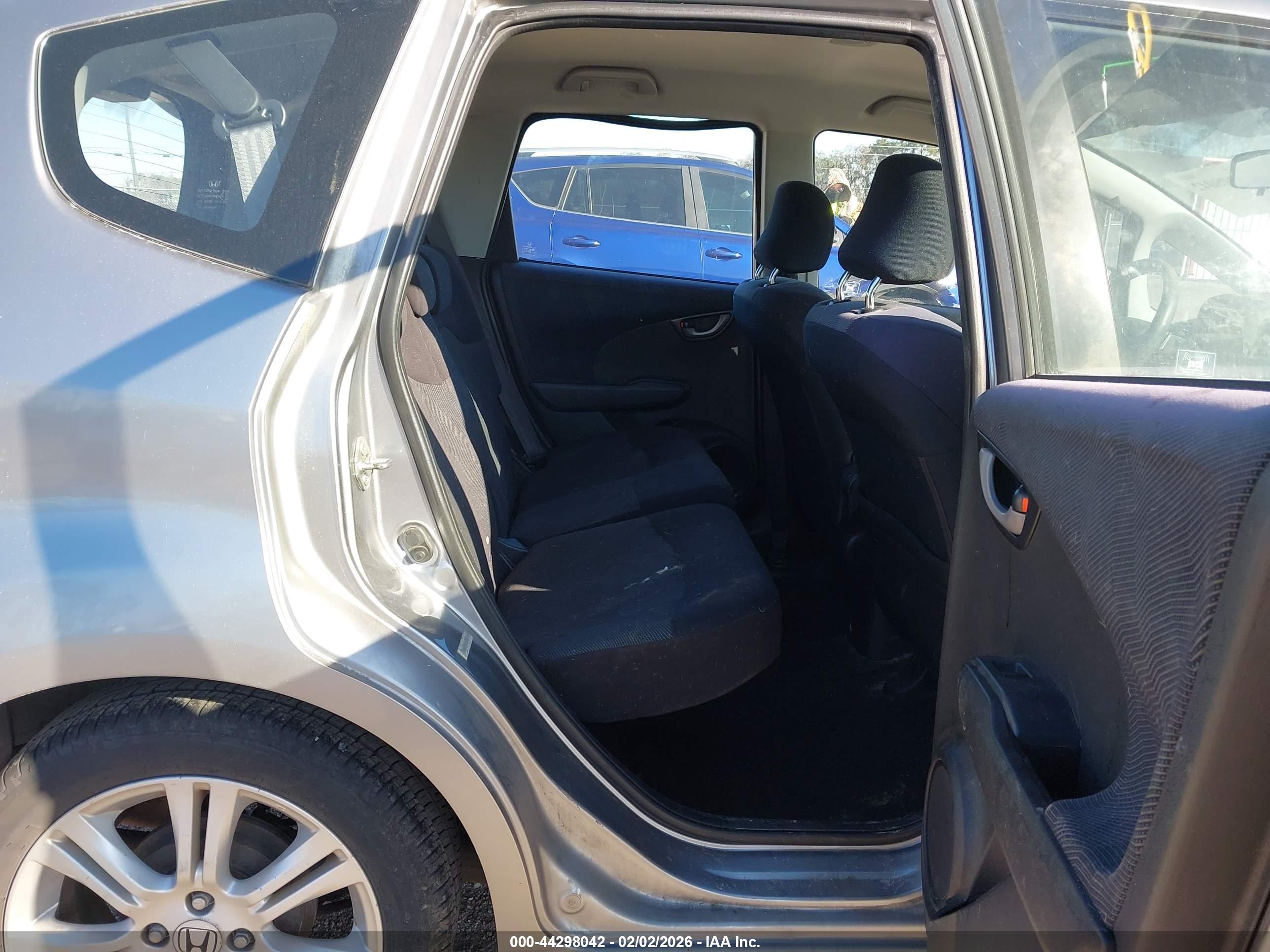 HONDA FIT image 8