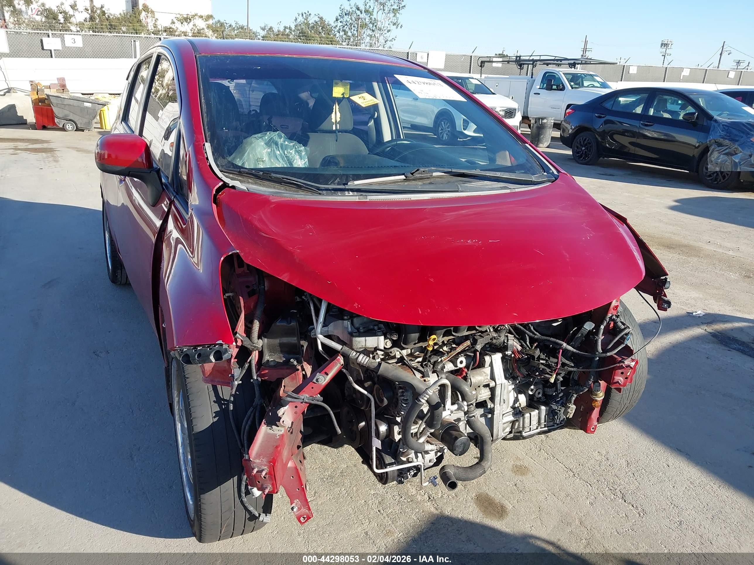 NISSAN VERSA image 6