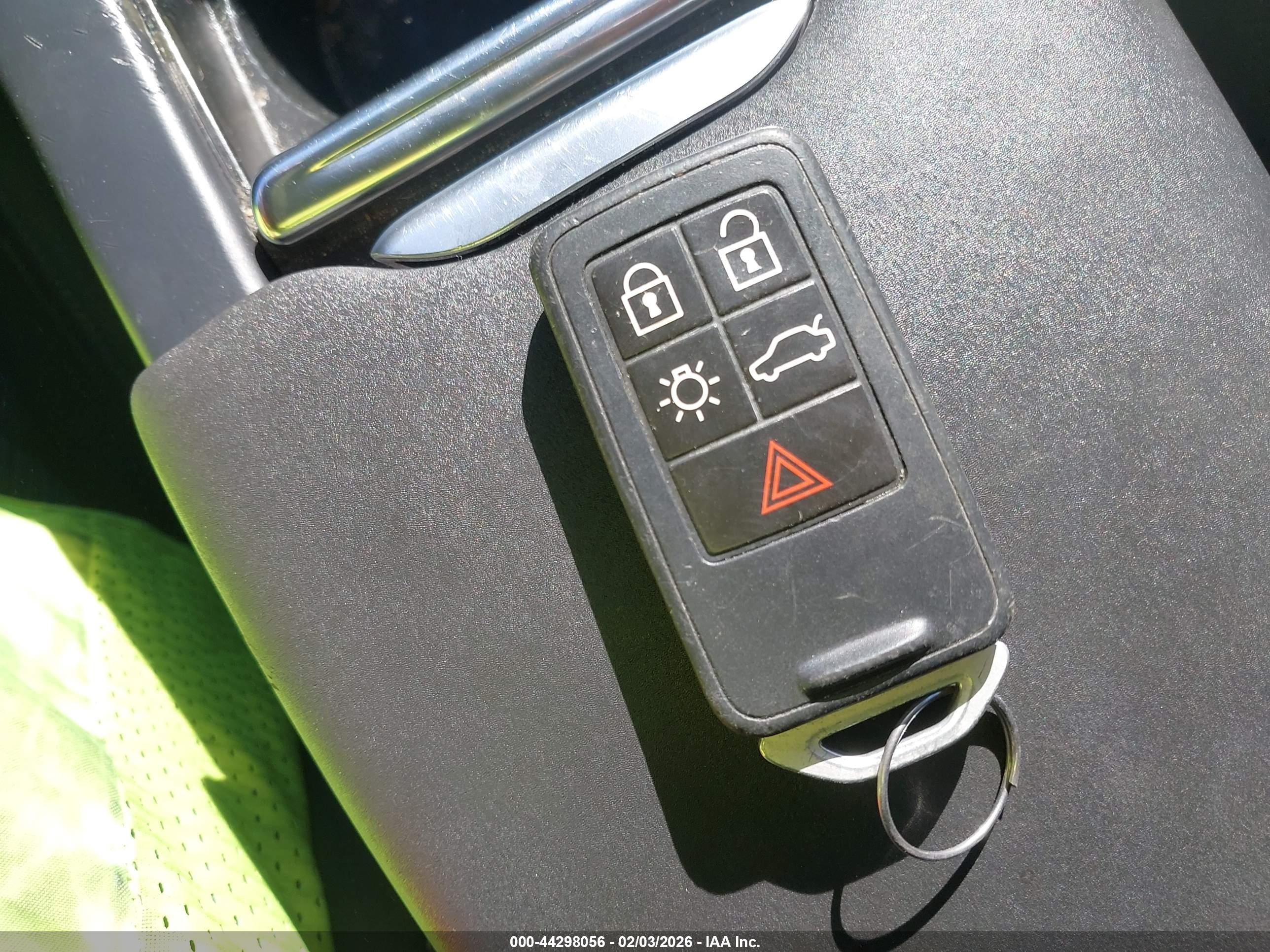 VOLVO V60 image 11