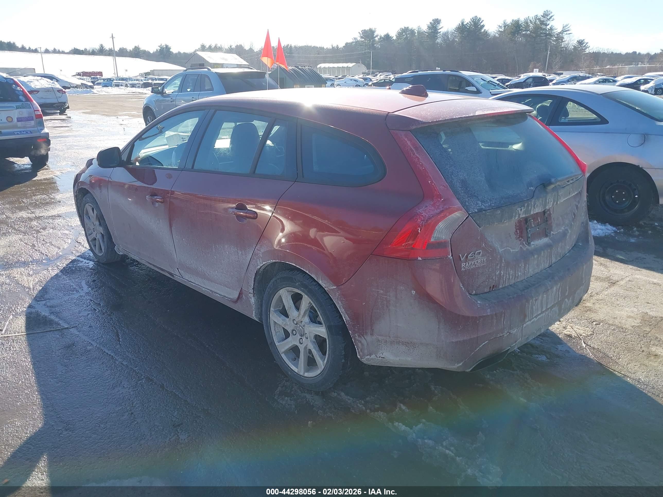VOLVO V60 image 3