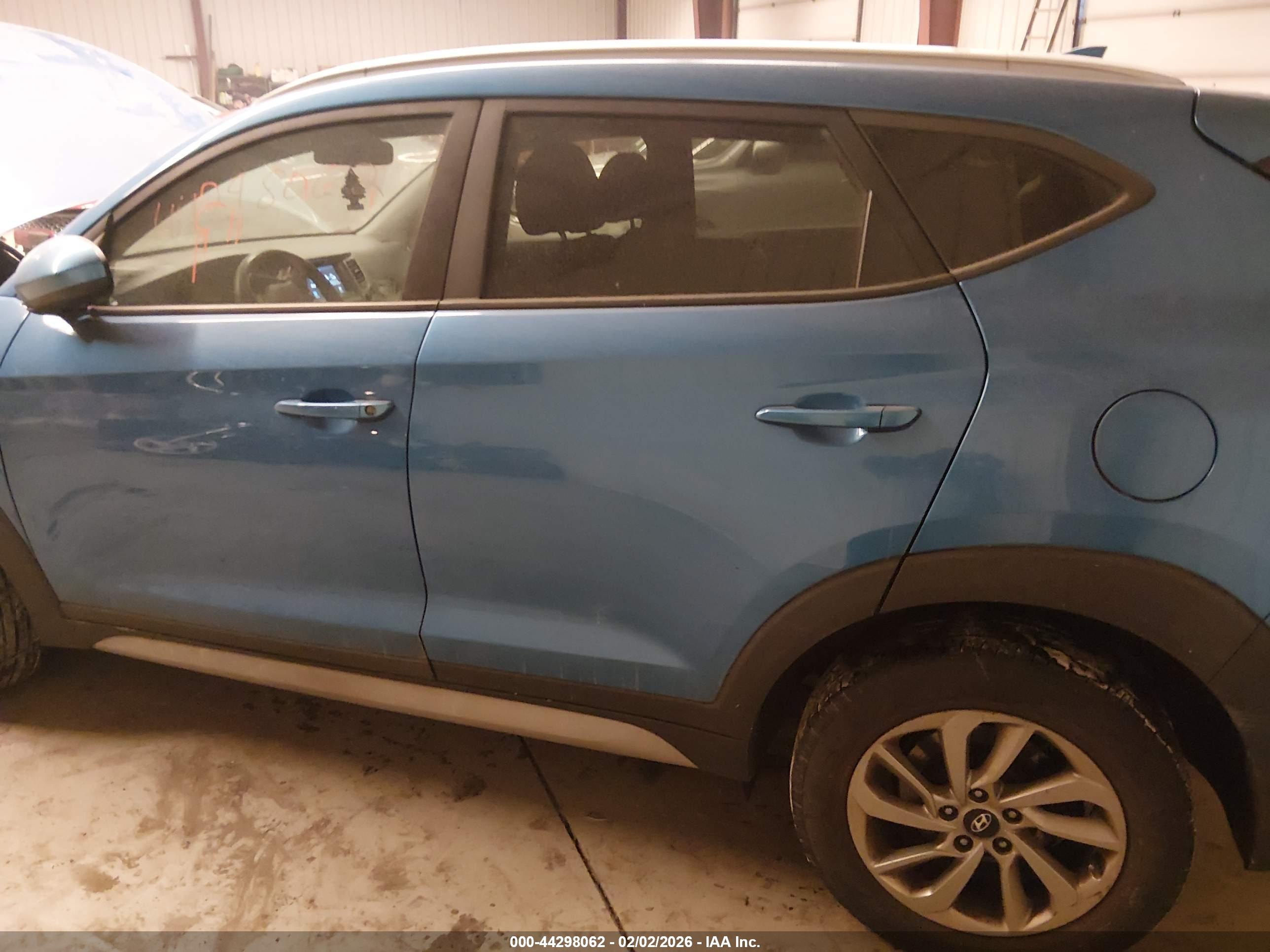 HYUNDAI TUCSON image 3