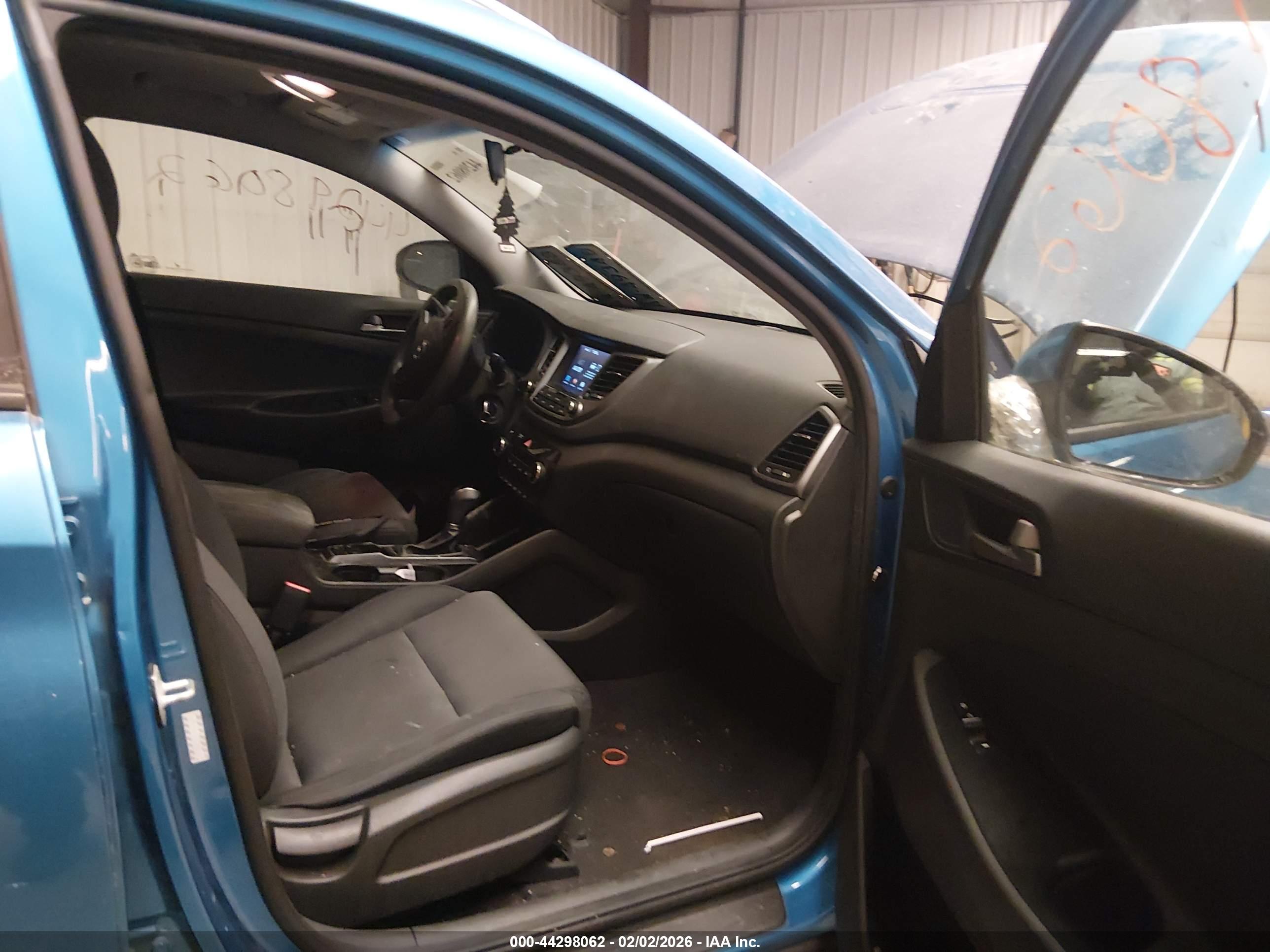 HYUNDAI TUCSON image 5