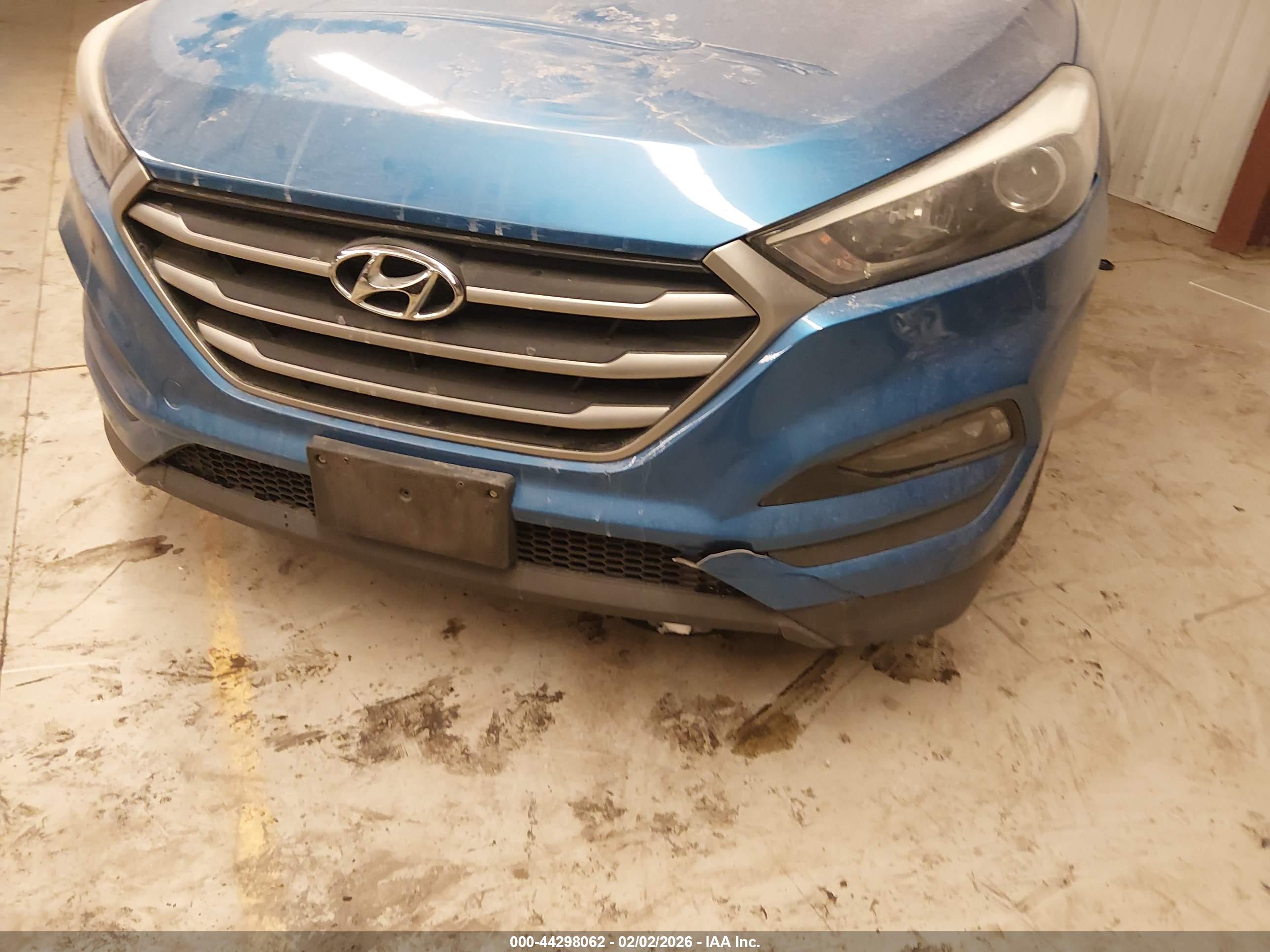 HYUNDAI TUCSON image 6