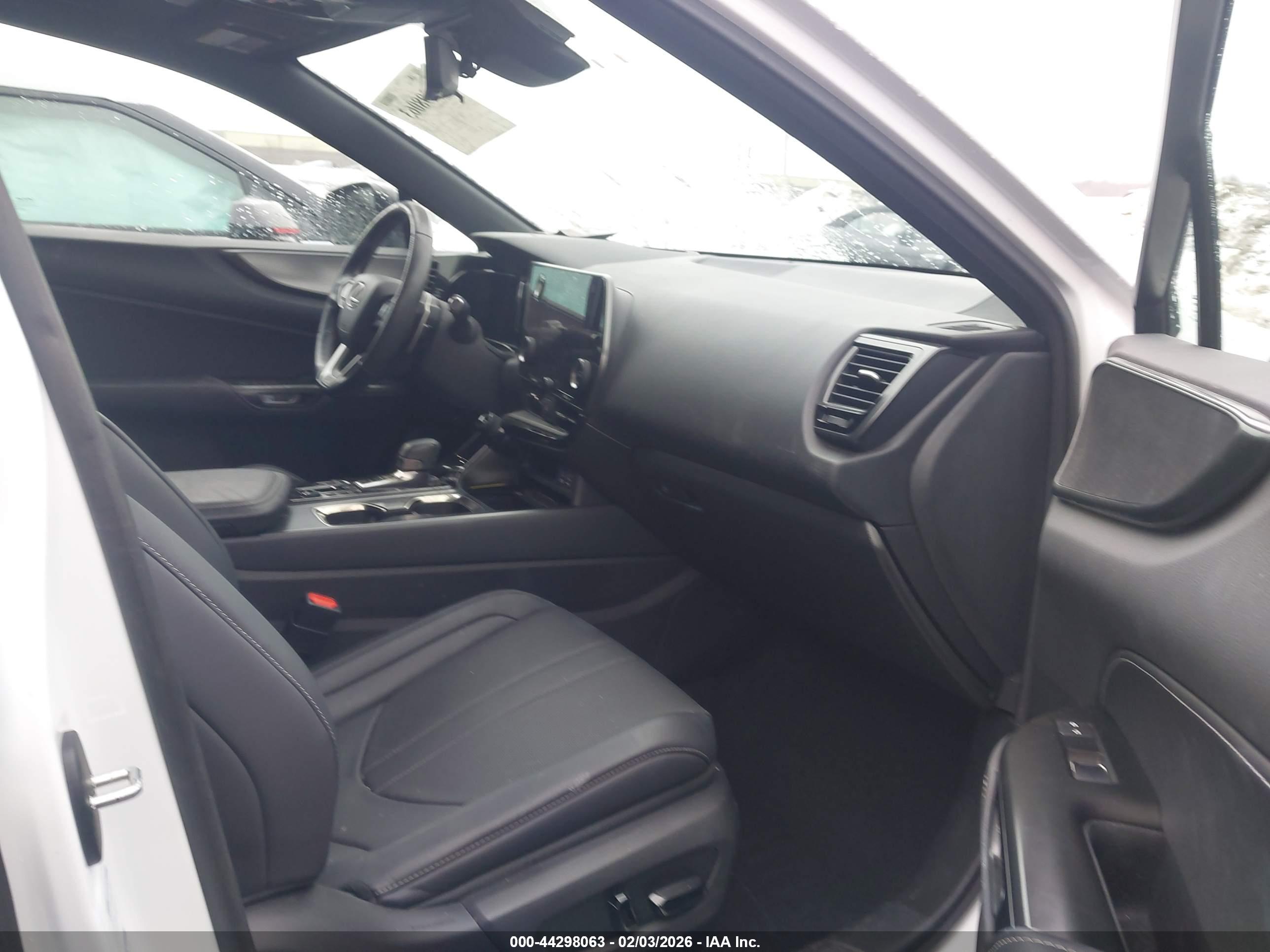 LEXUS NX image 5