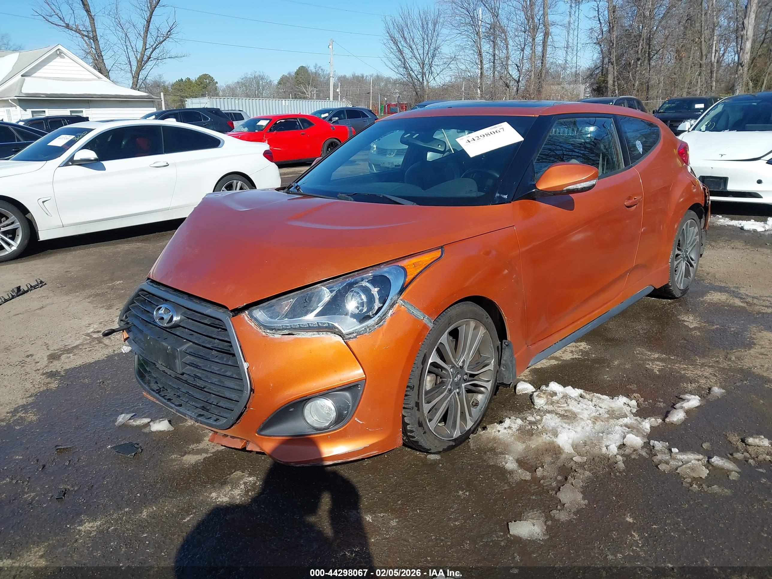 HYUNDAI VELOSTER image 2