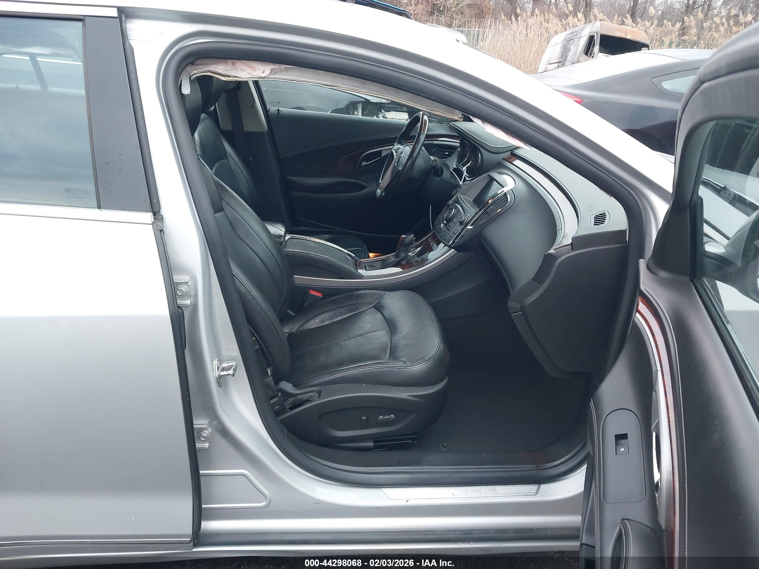 BUICK LACROSSE image 5