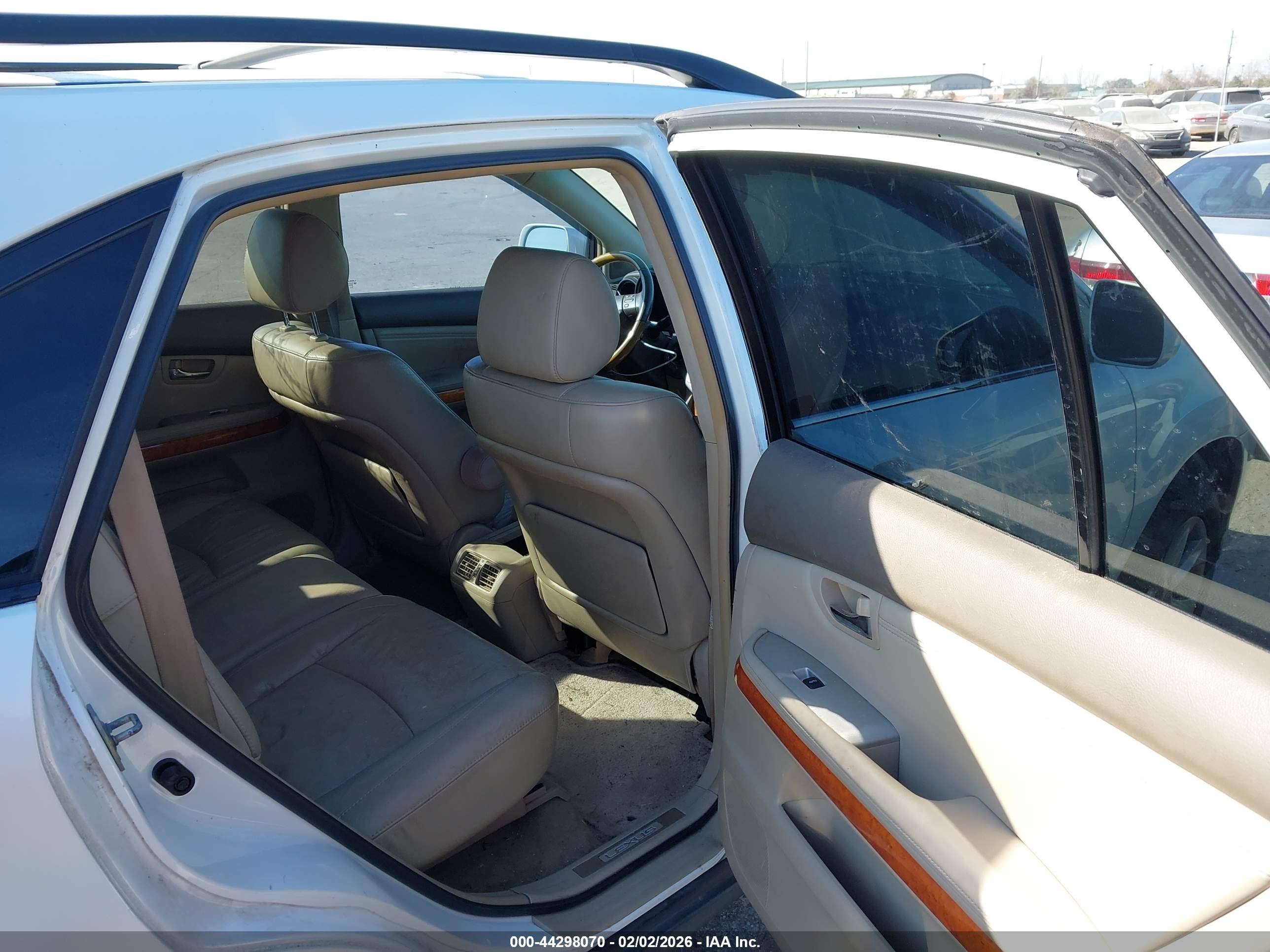 LEXUS RX image 8