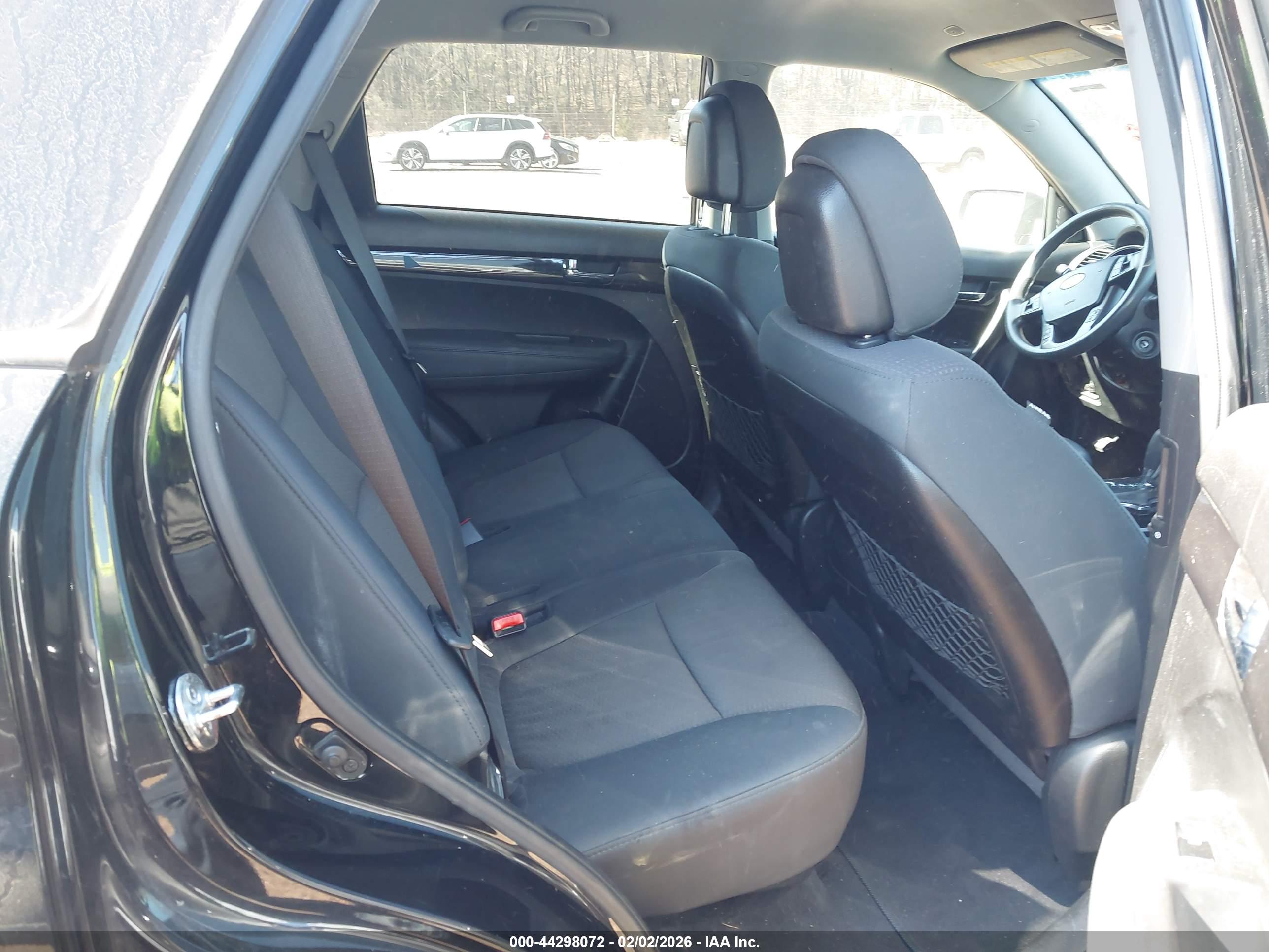 KIA SORENTO image 8