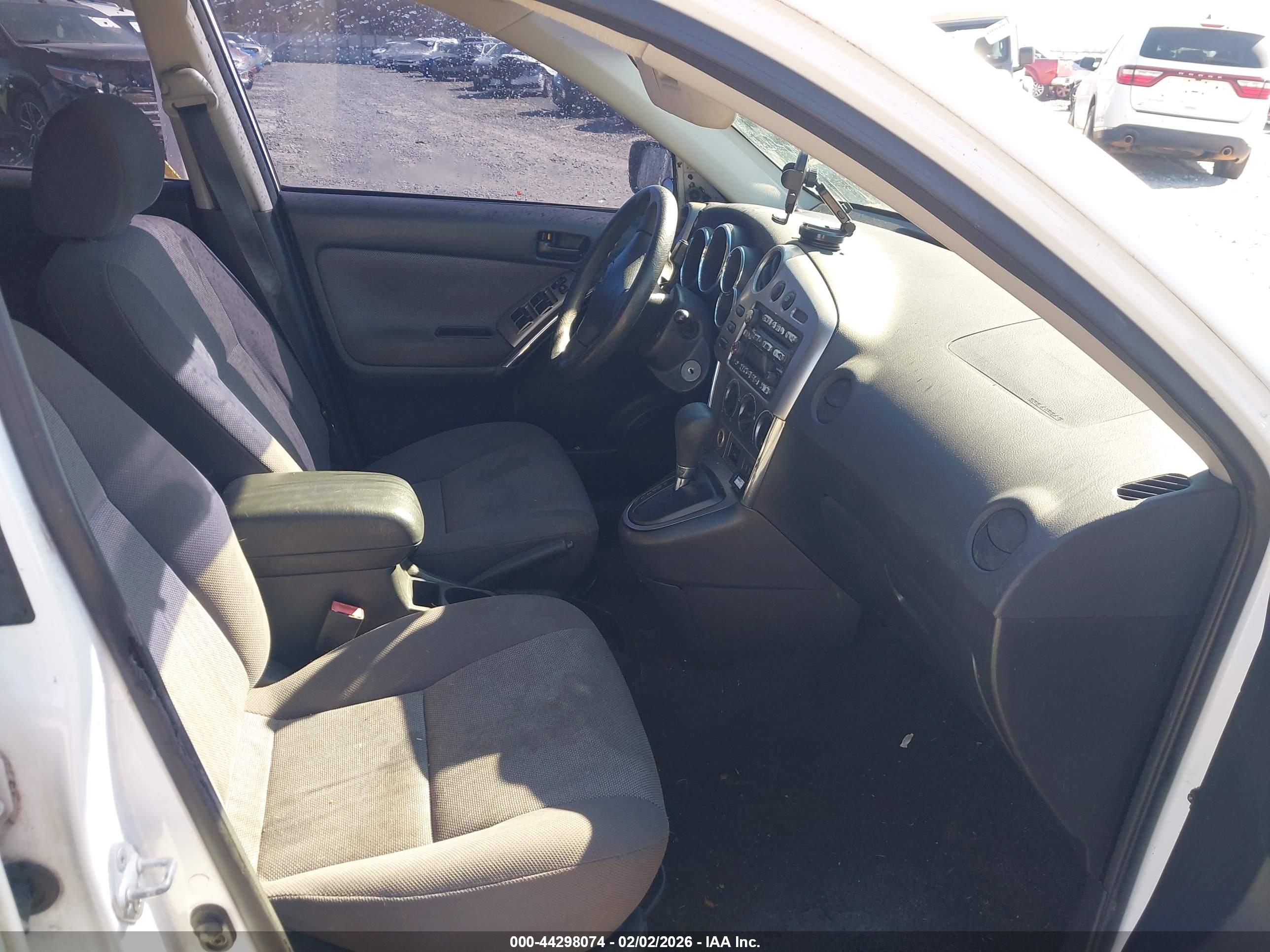 PONTIAC VIBE image 5