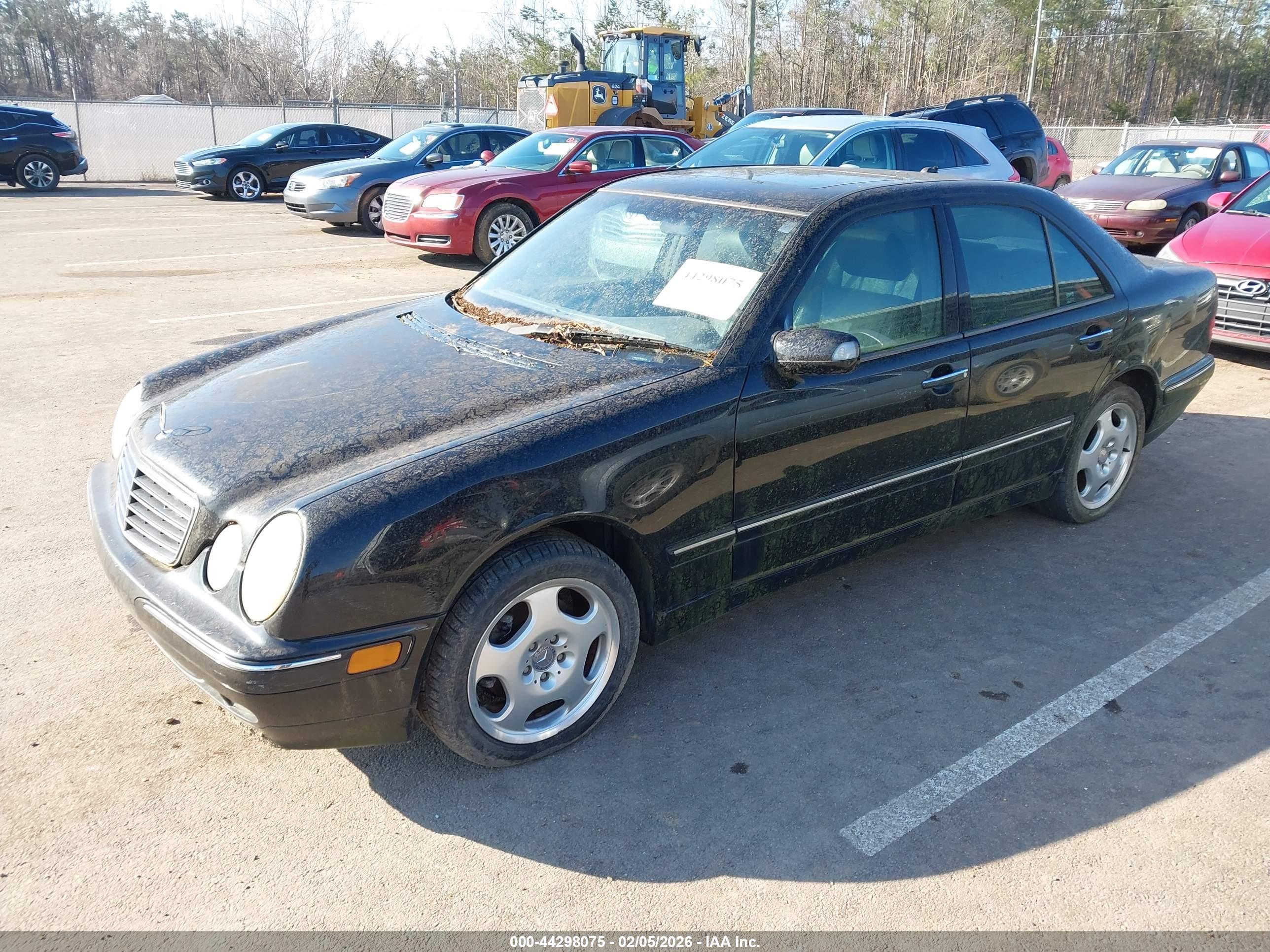 MERCEDES-BENZ E image 2