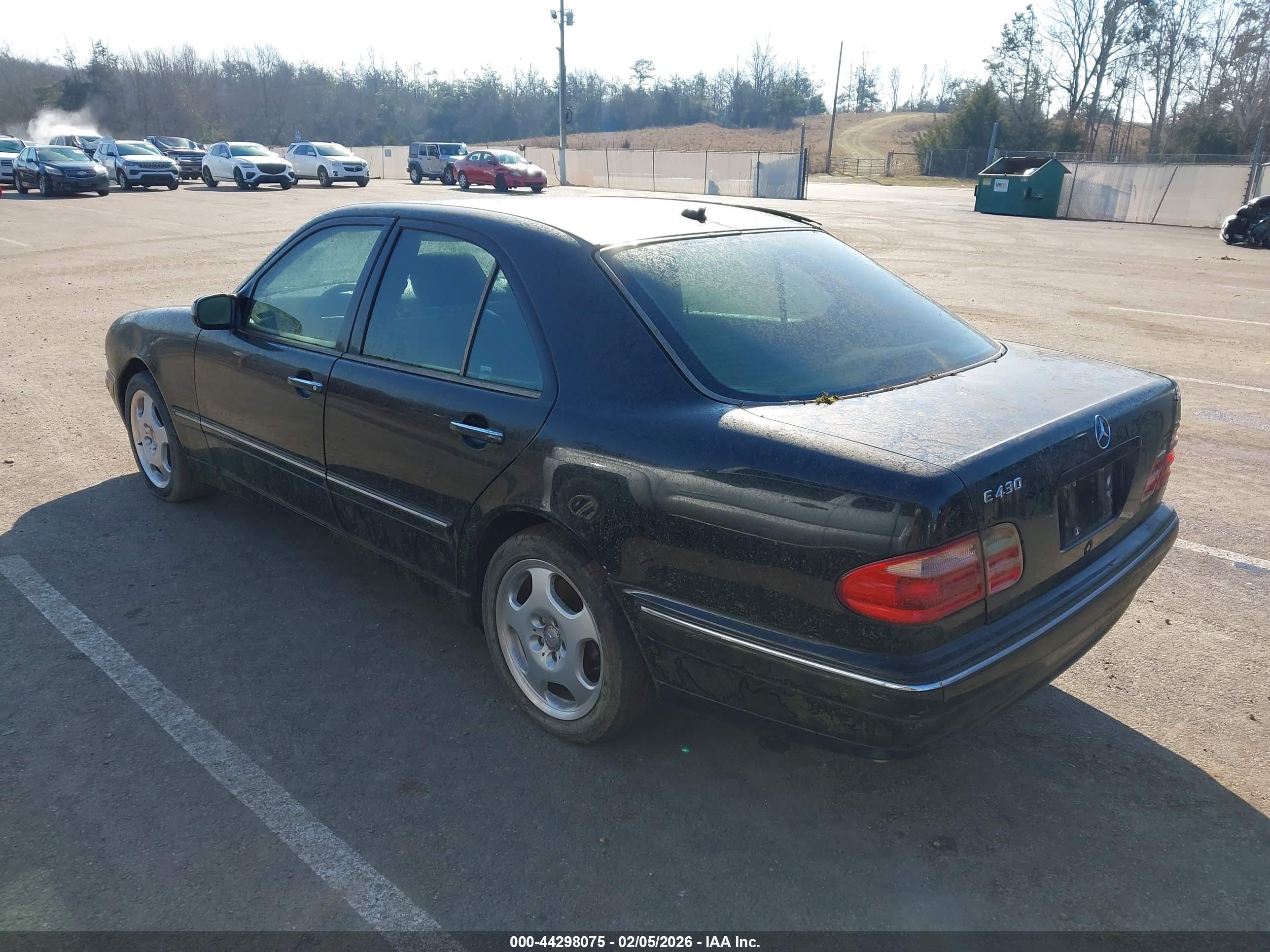 MERCEDES-BENZ E image 3