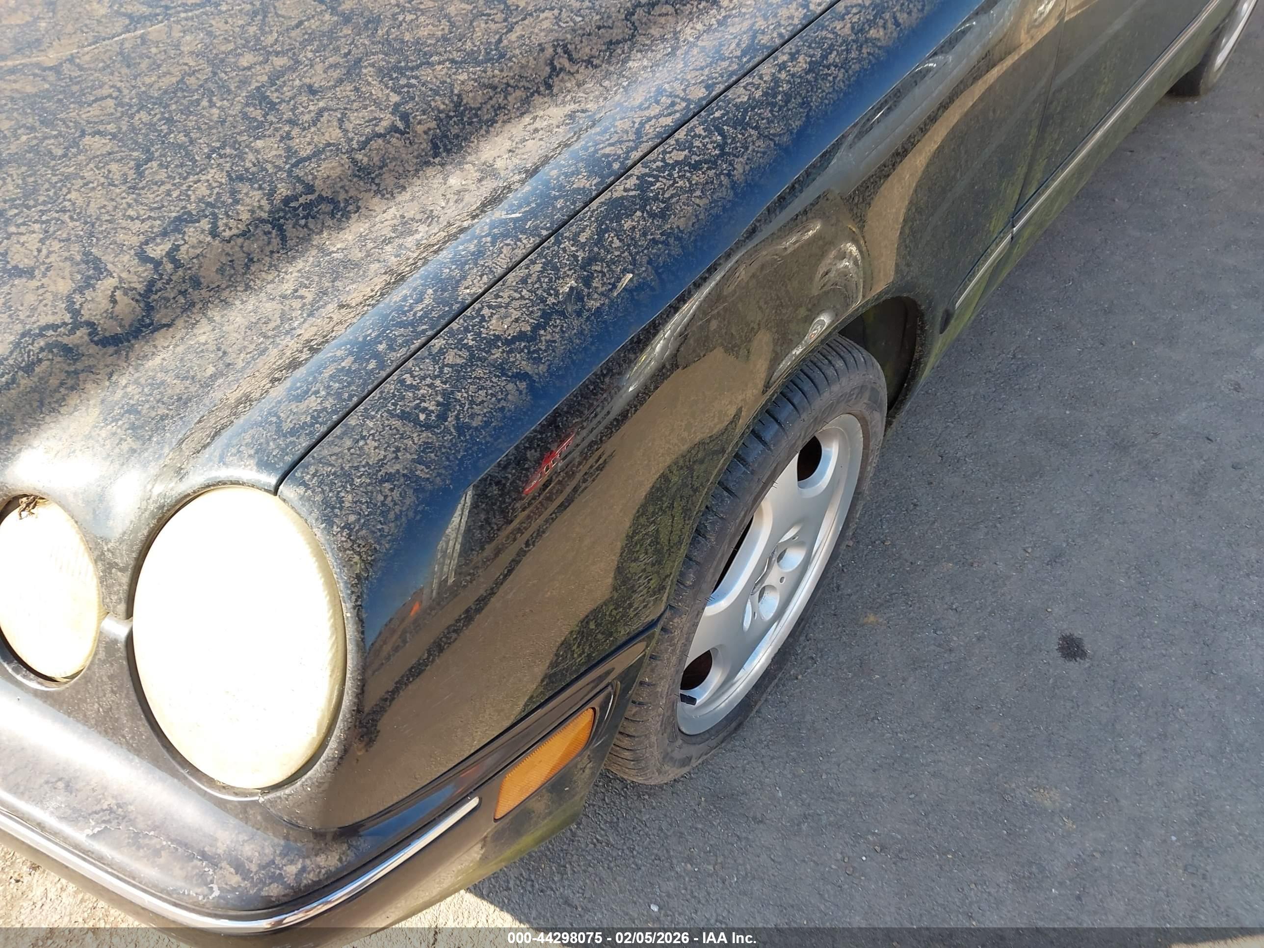 MERCEDES-BENZ E image 6
