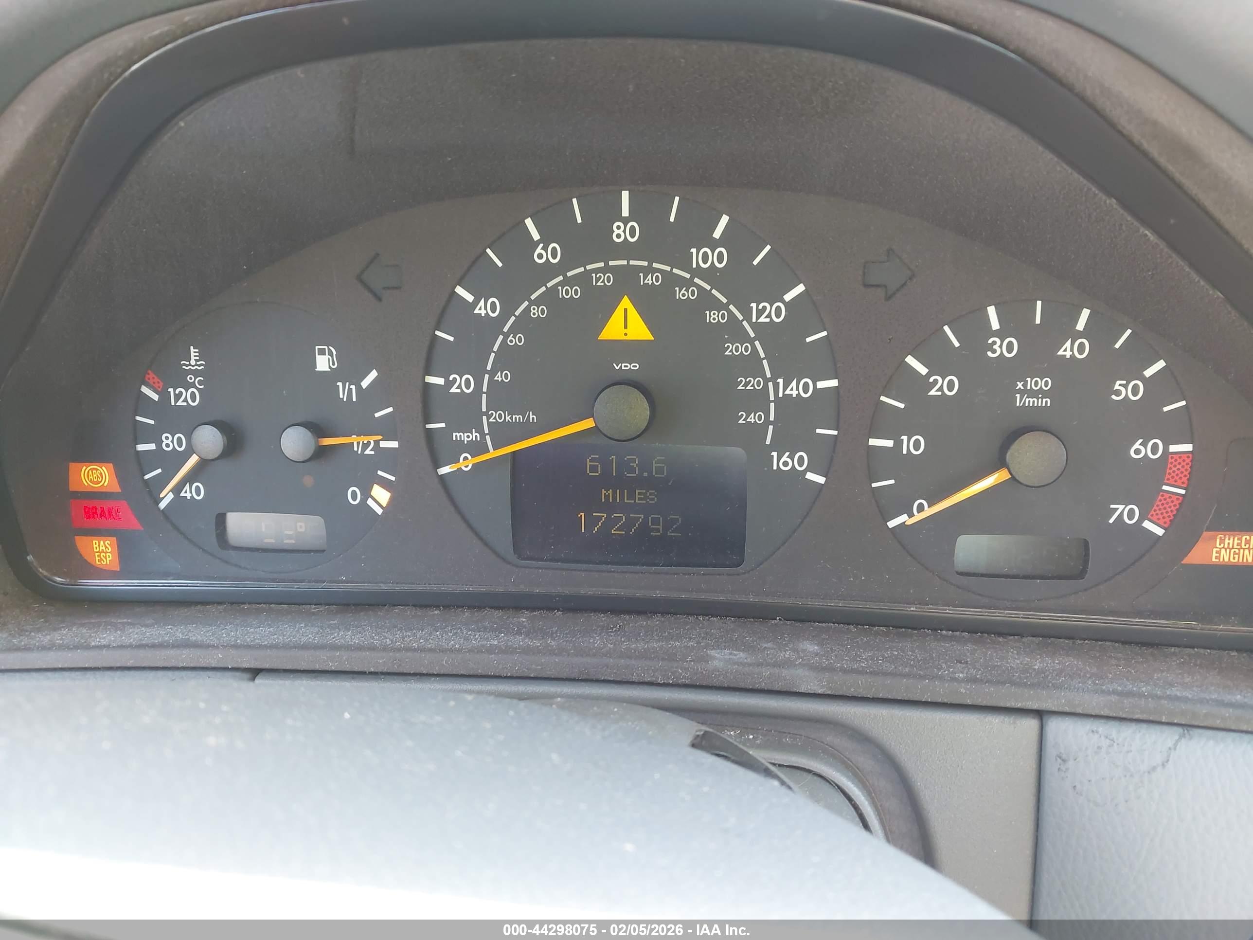 MERCEDES-BENZ E image 7