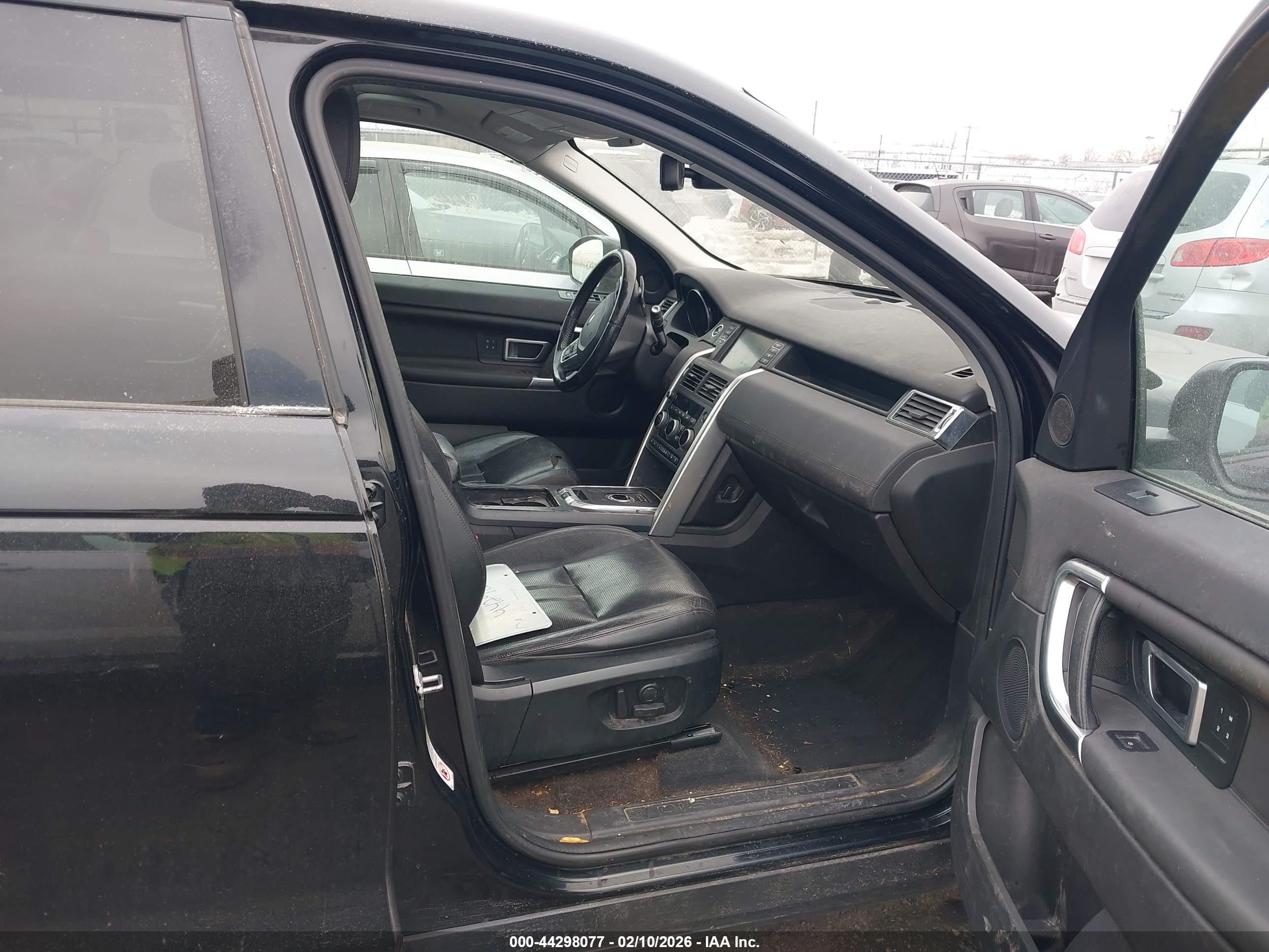 LAND ROVER image 5