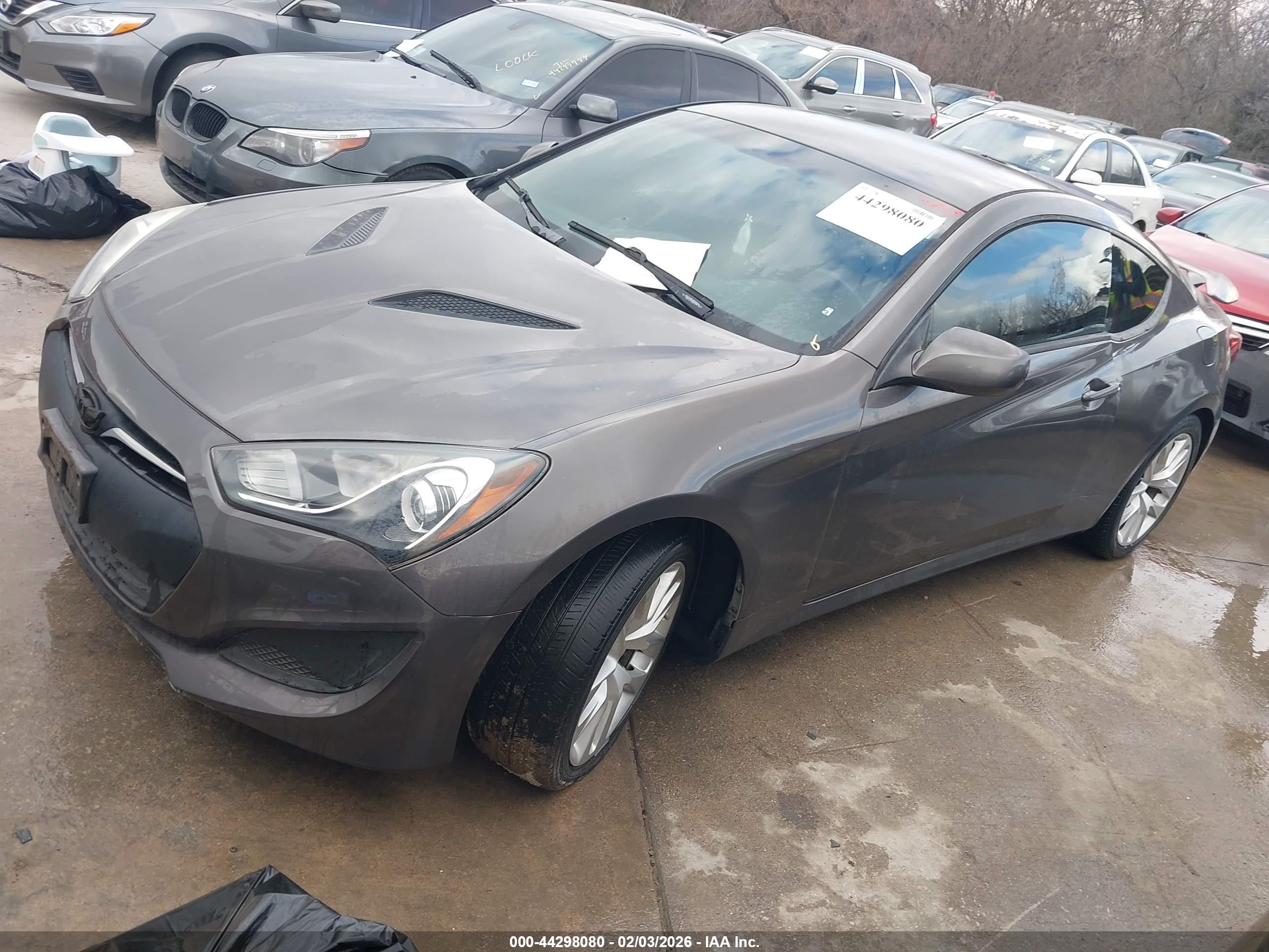 HYUNDAI GENESIS image 2