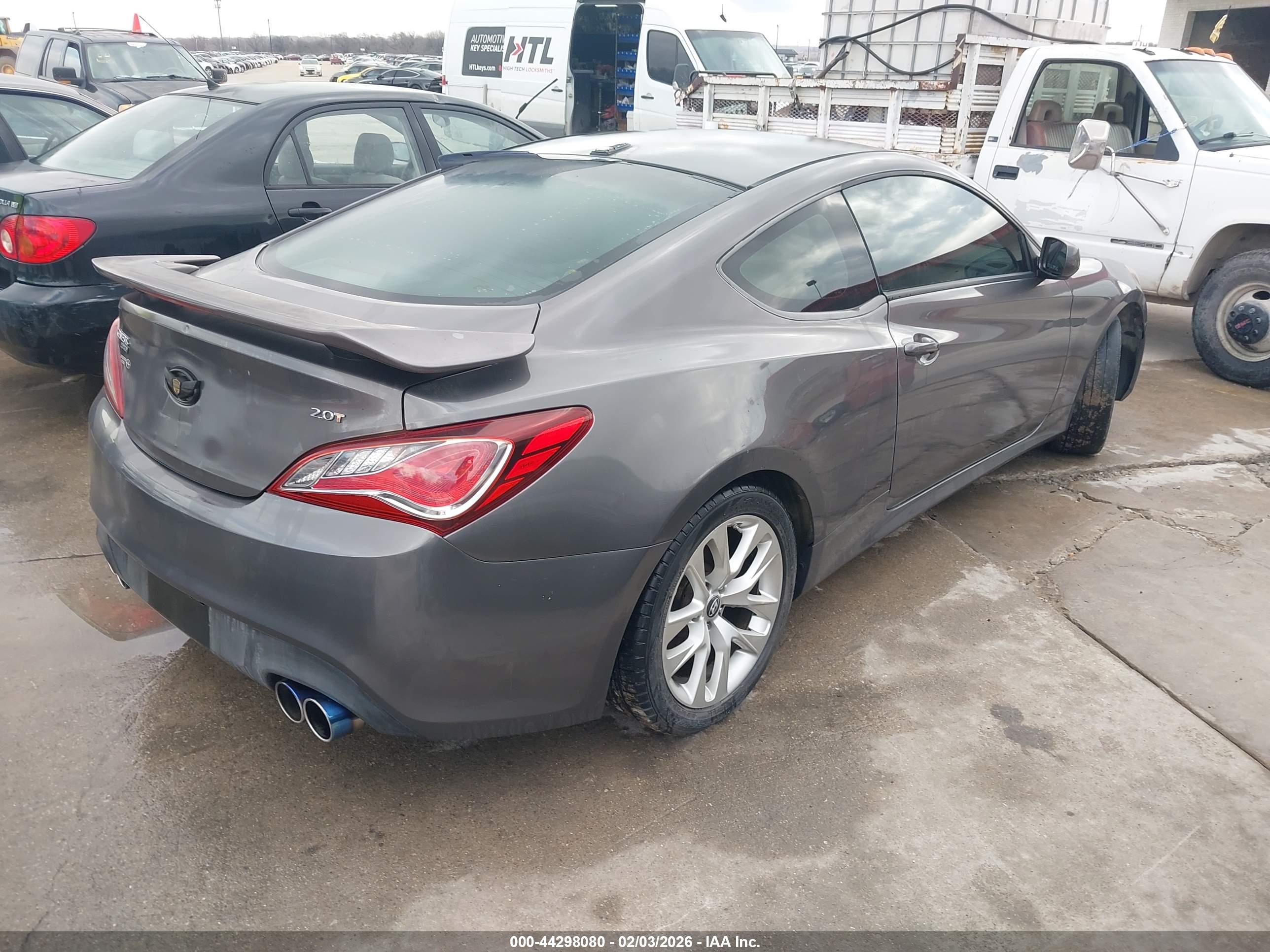 HYUNDAI GENESIS image 4