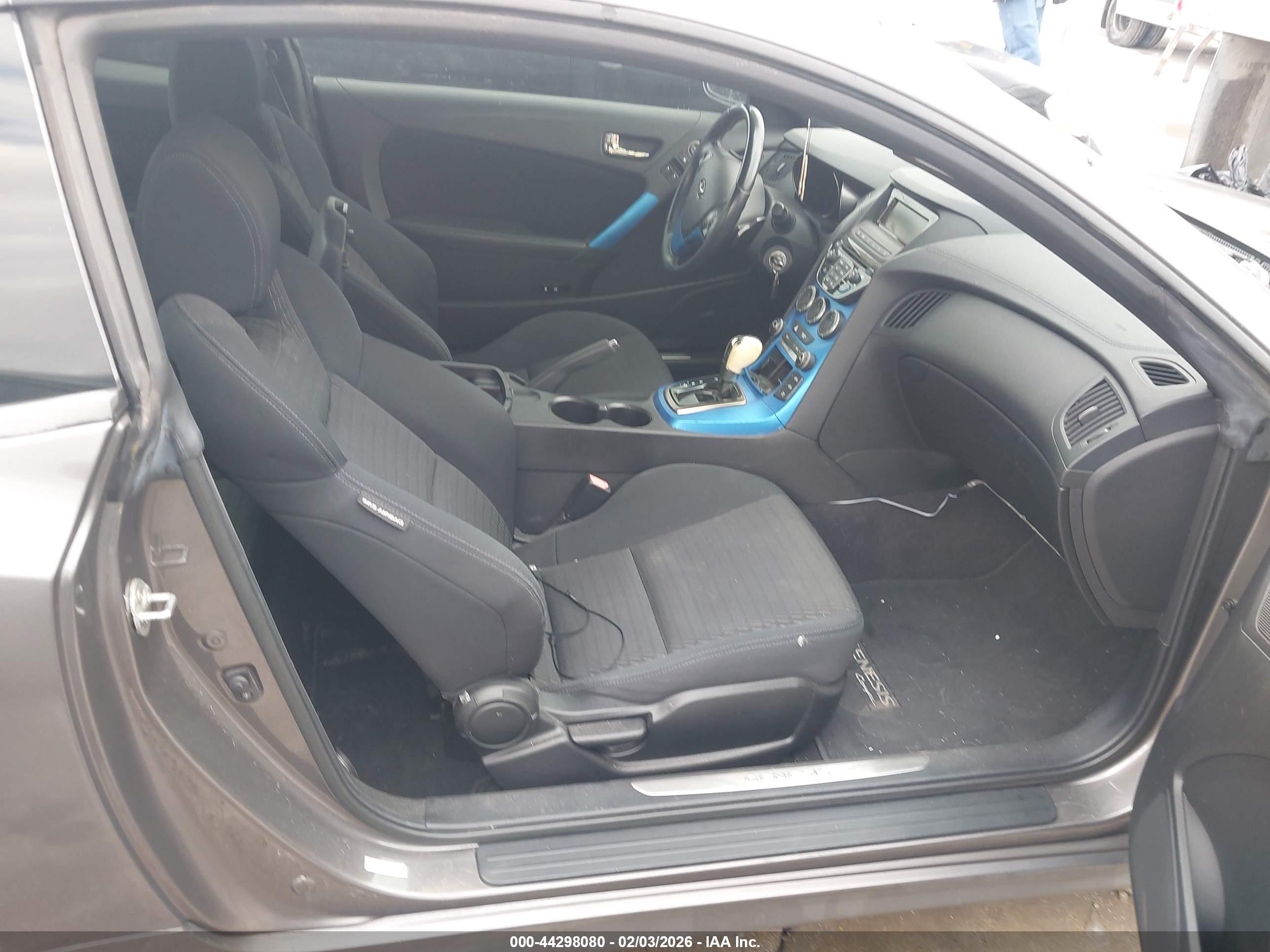 HYUNDAI GENESIS image 5
