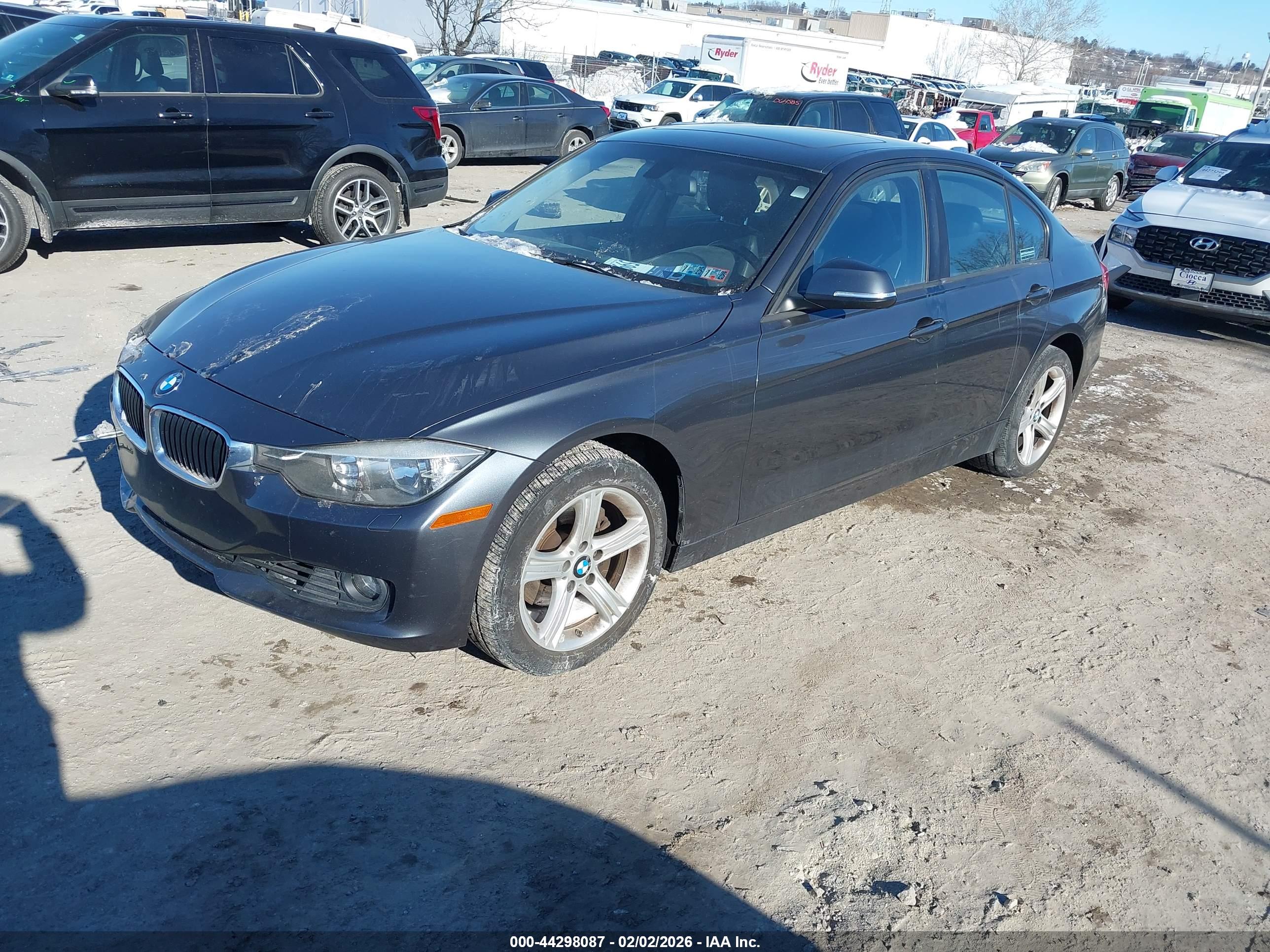 BMW 328I image 2