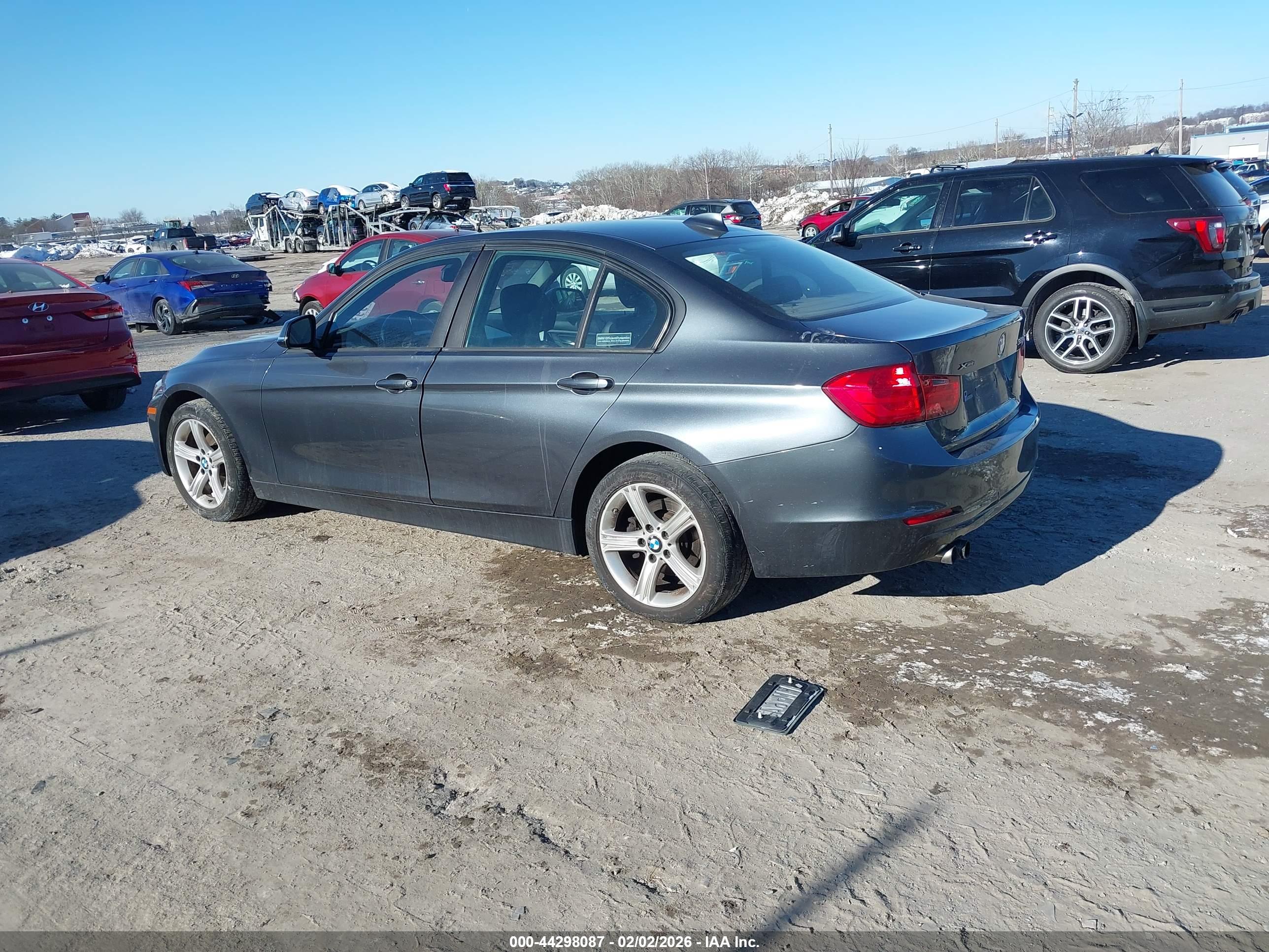 BMW 328I image 3