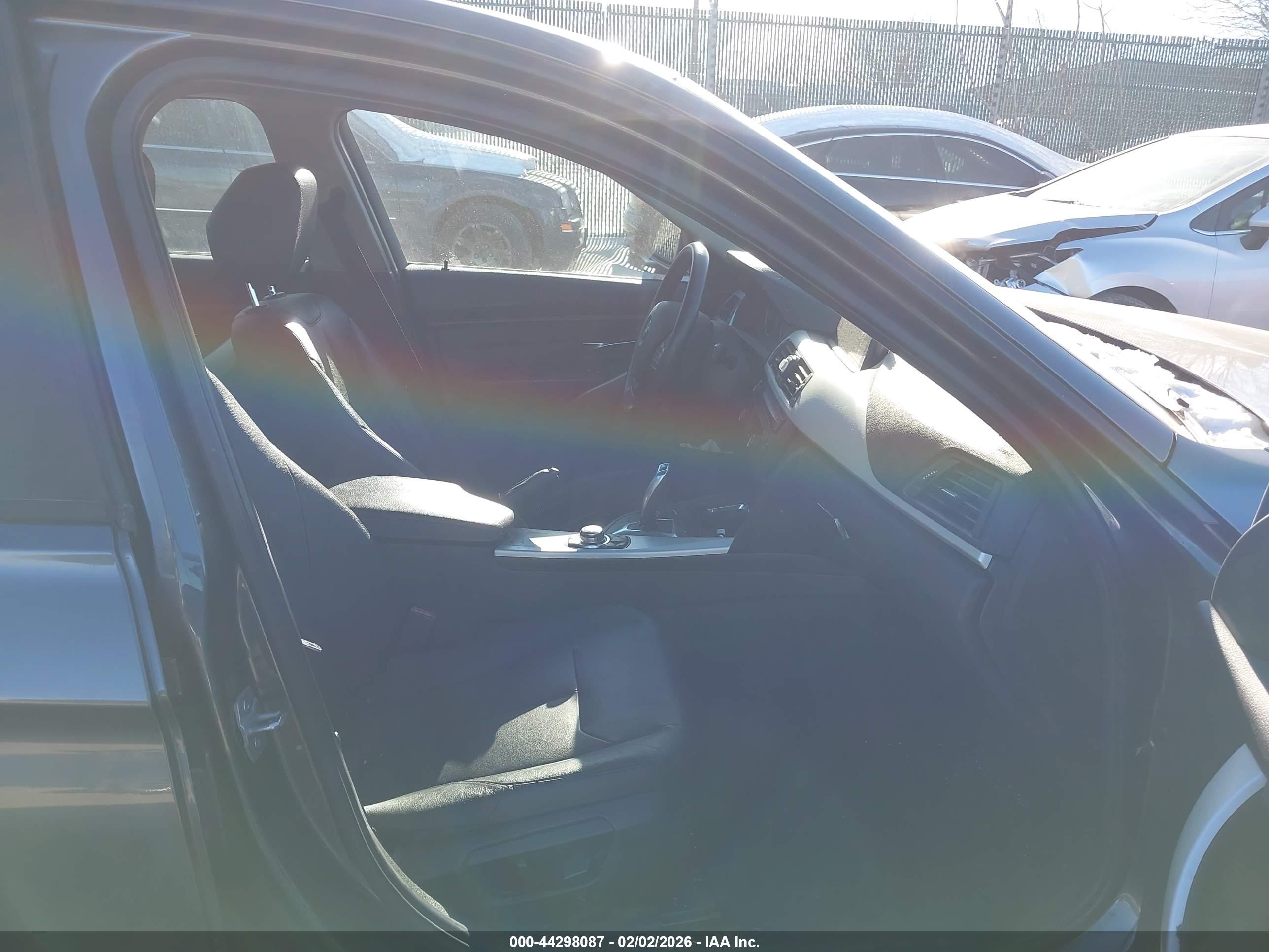 BMW 328I image 5