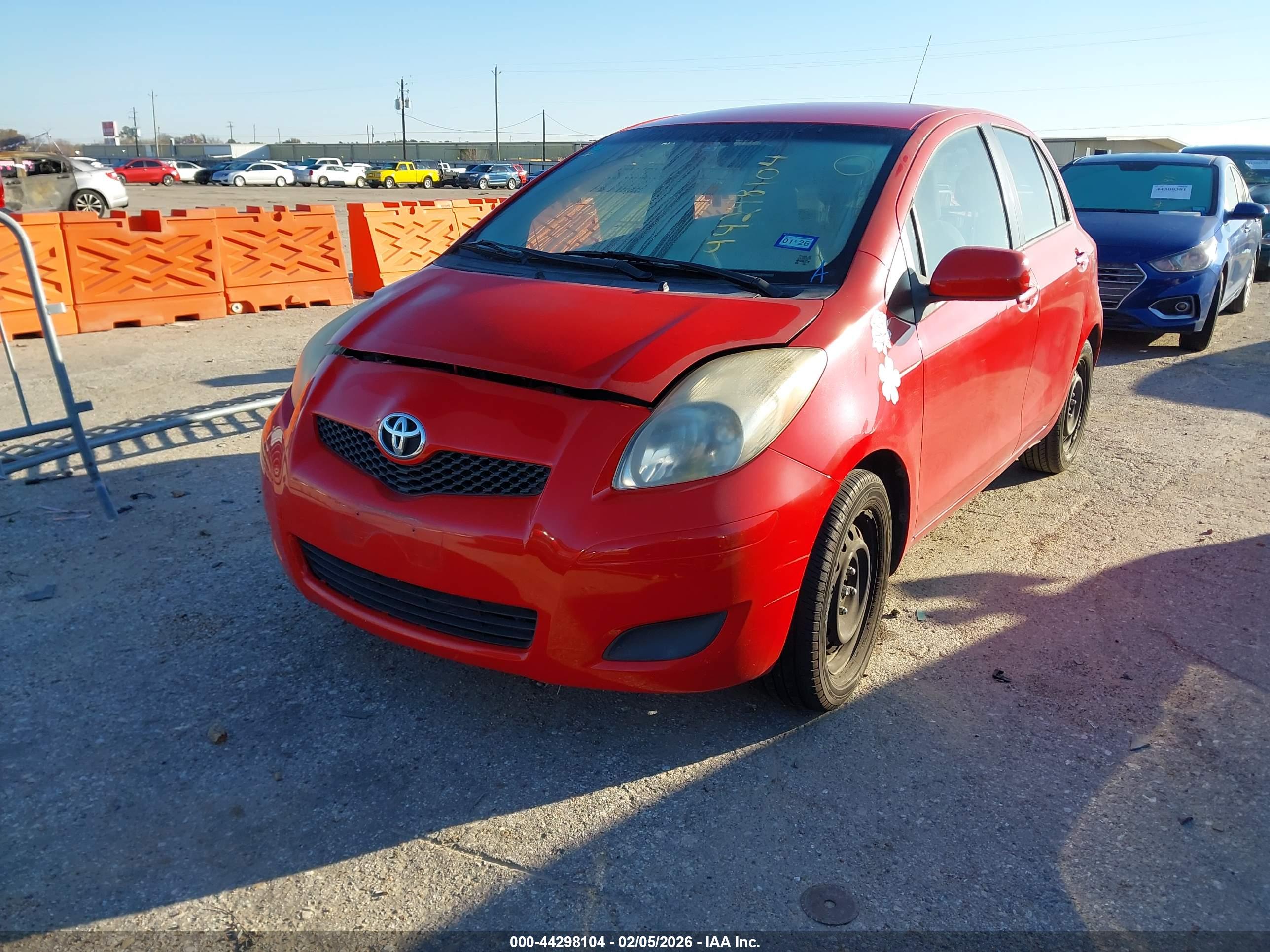 TOYOTA YARIS image 2